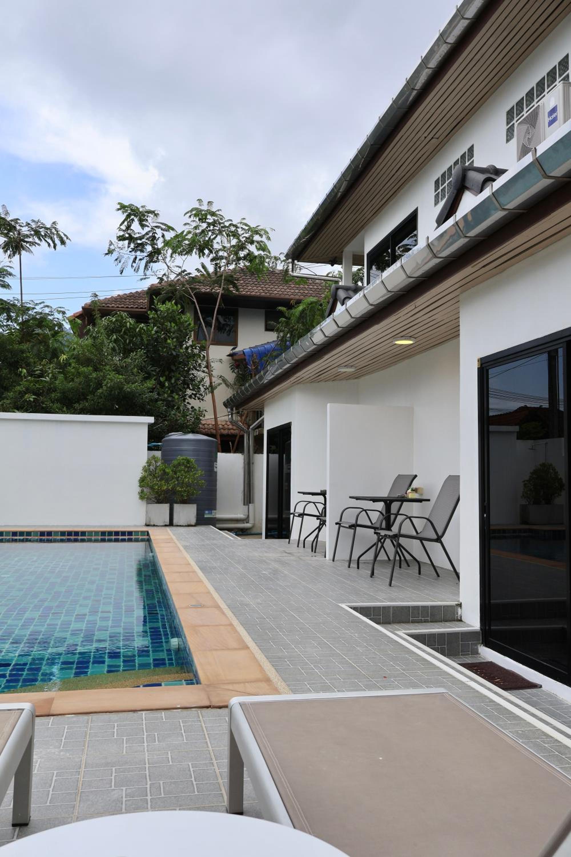 Chonlada Holiday Home - 2 BR Pool Access Bungalow - Kamala Beach
