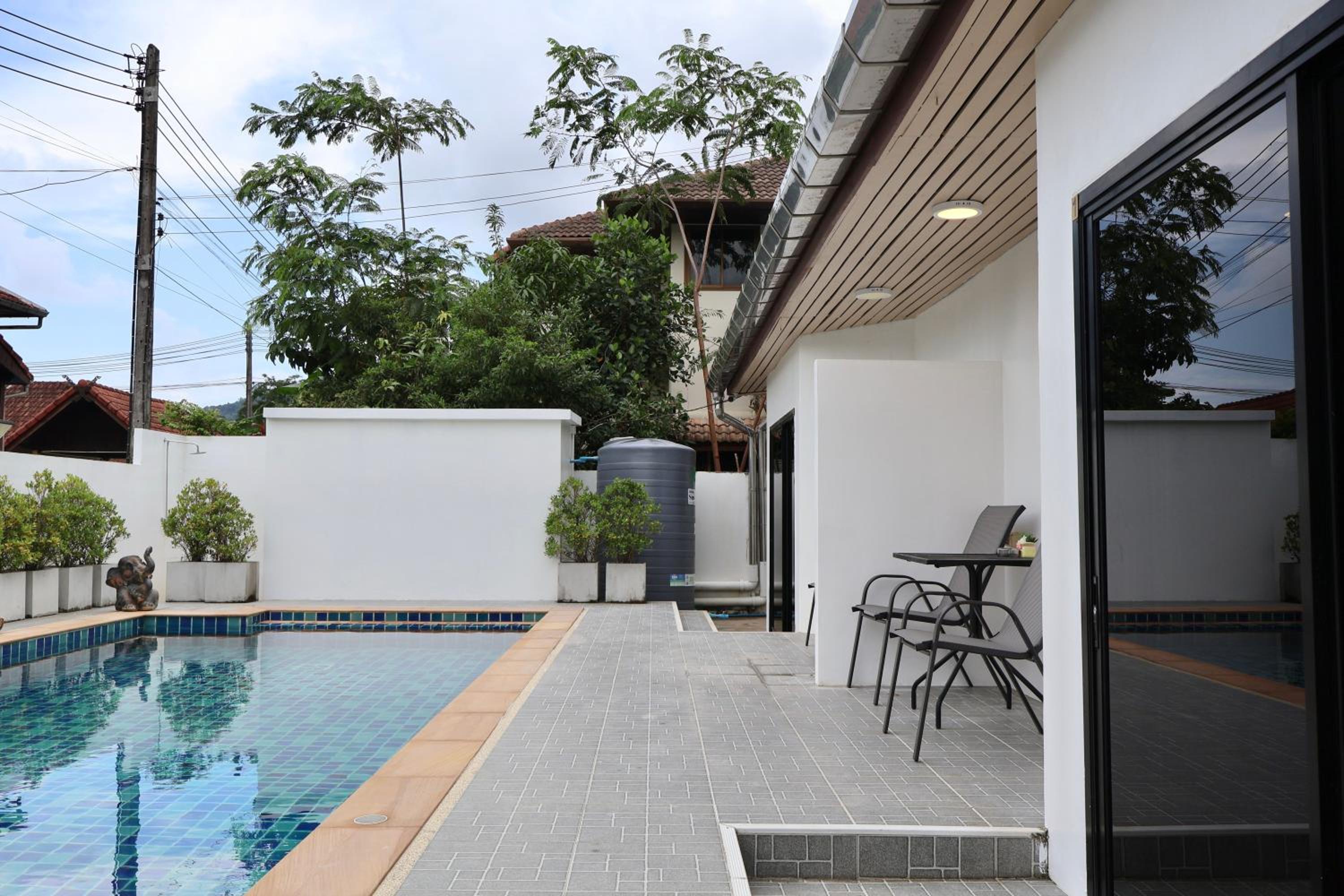 Chonlada Holiday Home - 2 BR Pool Access Bungalow - Kamala Beach
