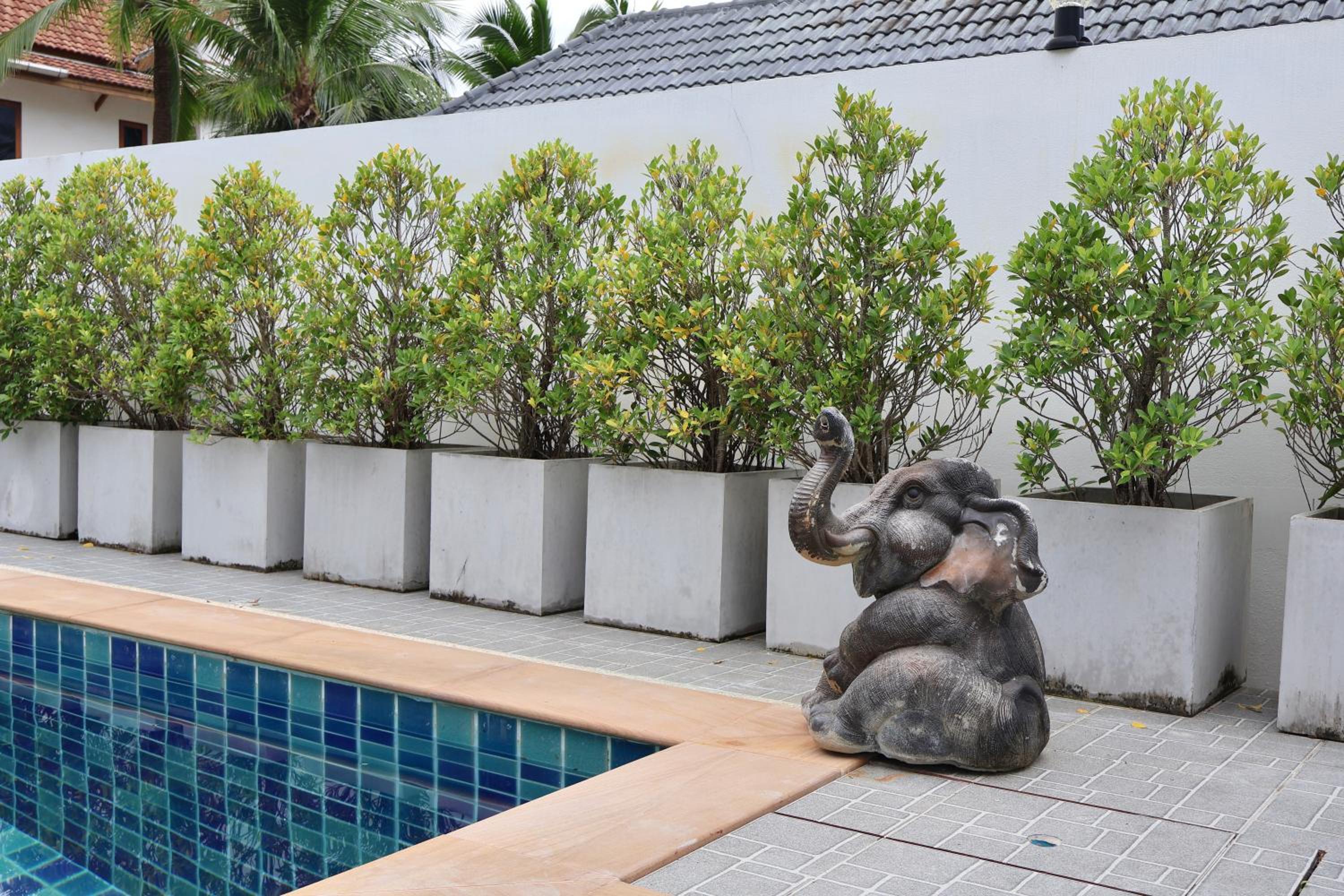 Chonlada Holiday Home - 2 BR Pool Access Bungalow - Kamala Beach