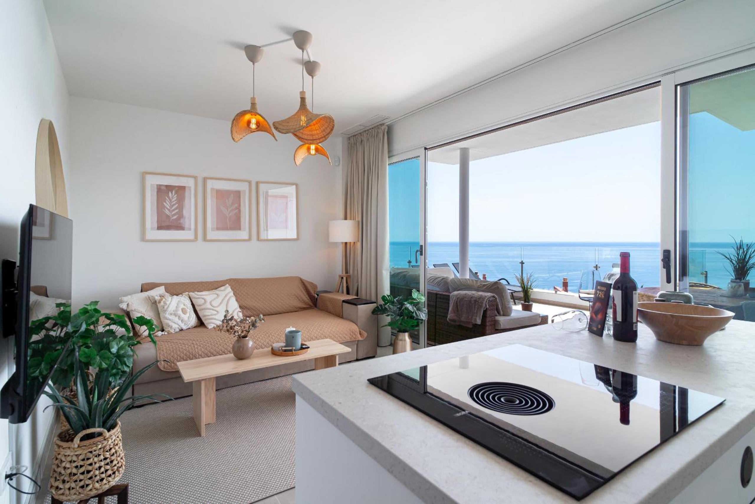Bayview Hills Deluxe by Casasol