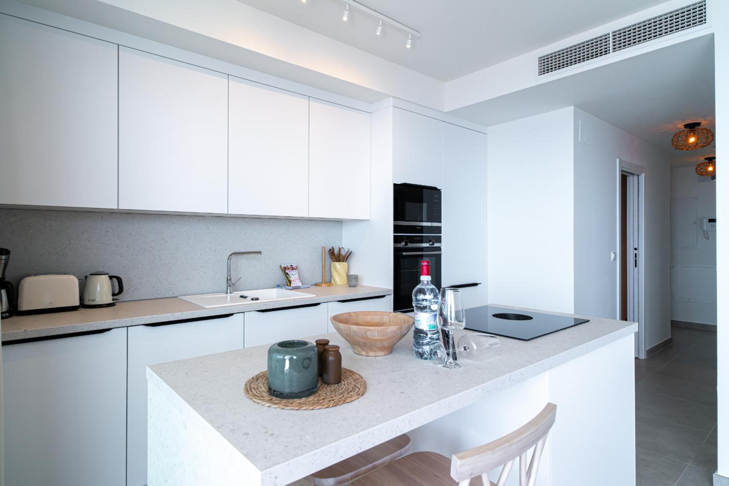 Bayview Hills Deluxe by Casasol