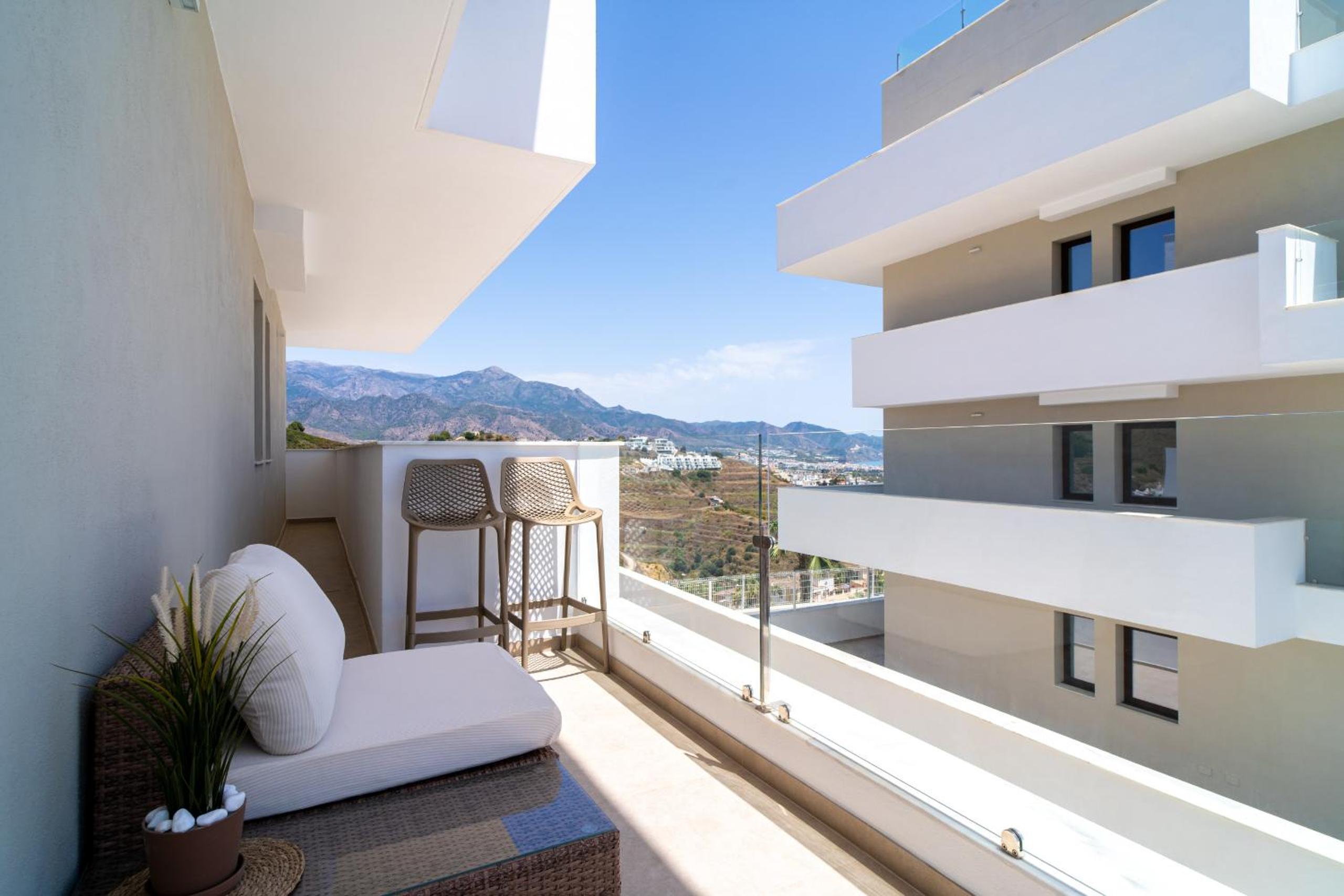 Bayview Hills Deluxe by Casasol