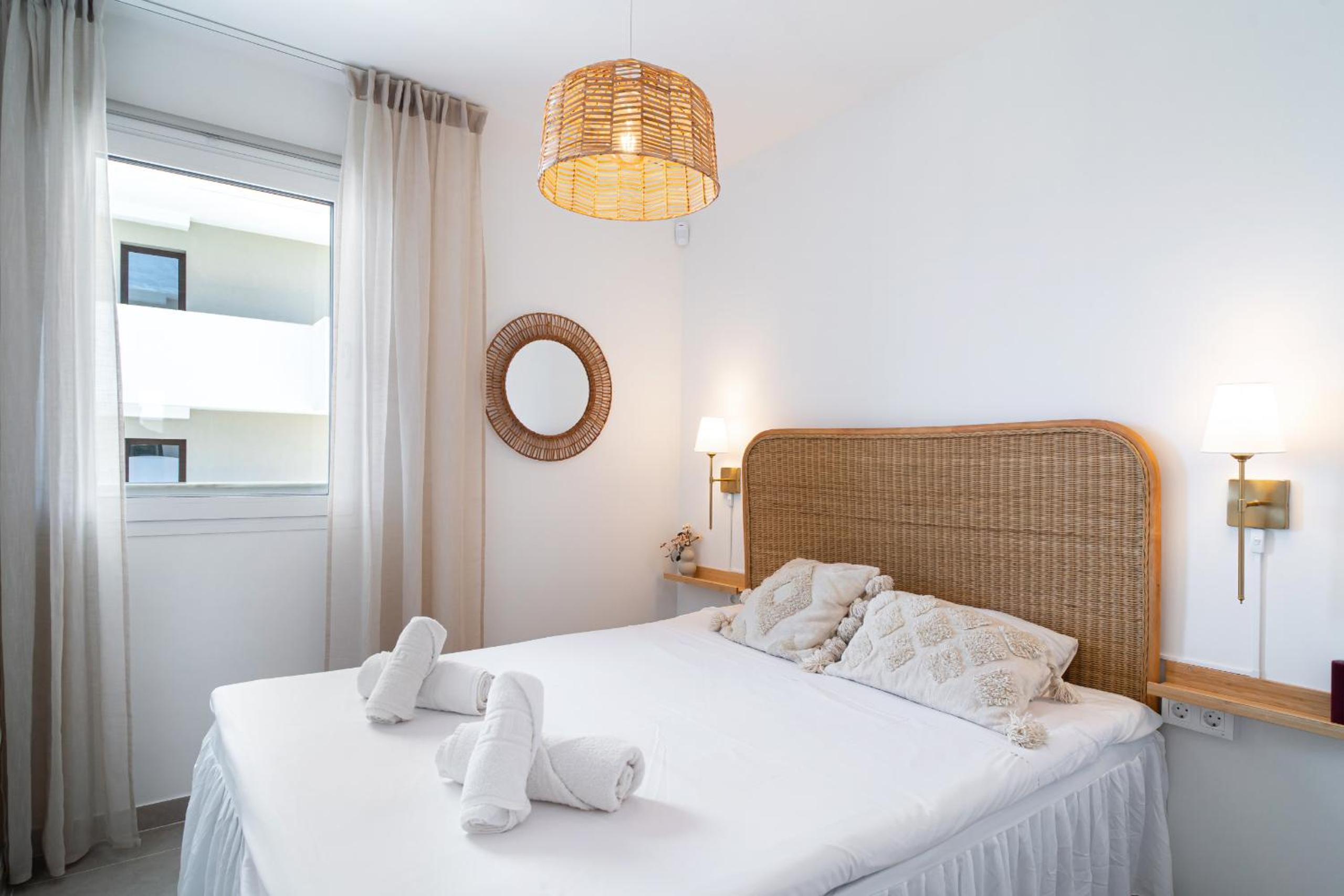Bayview Hills Deluxe by Casasol