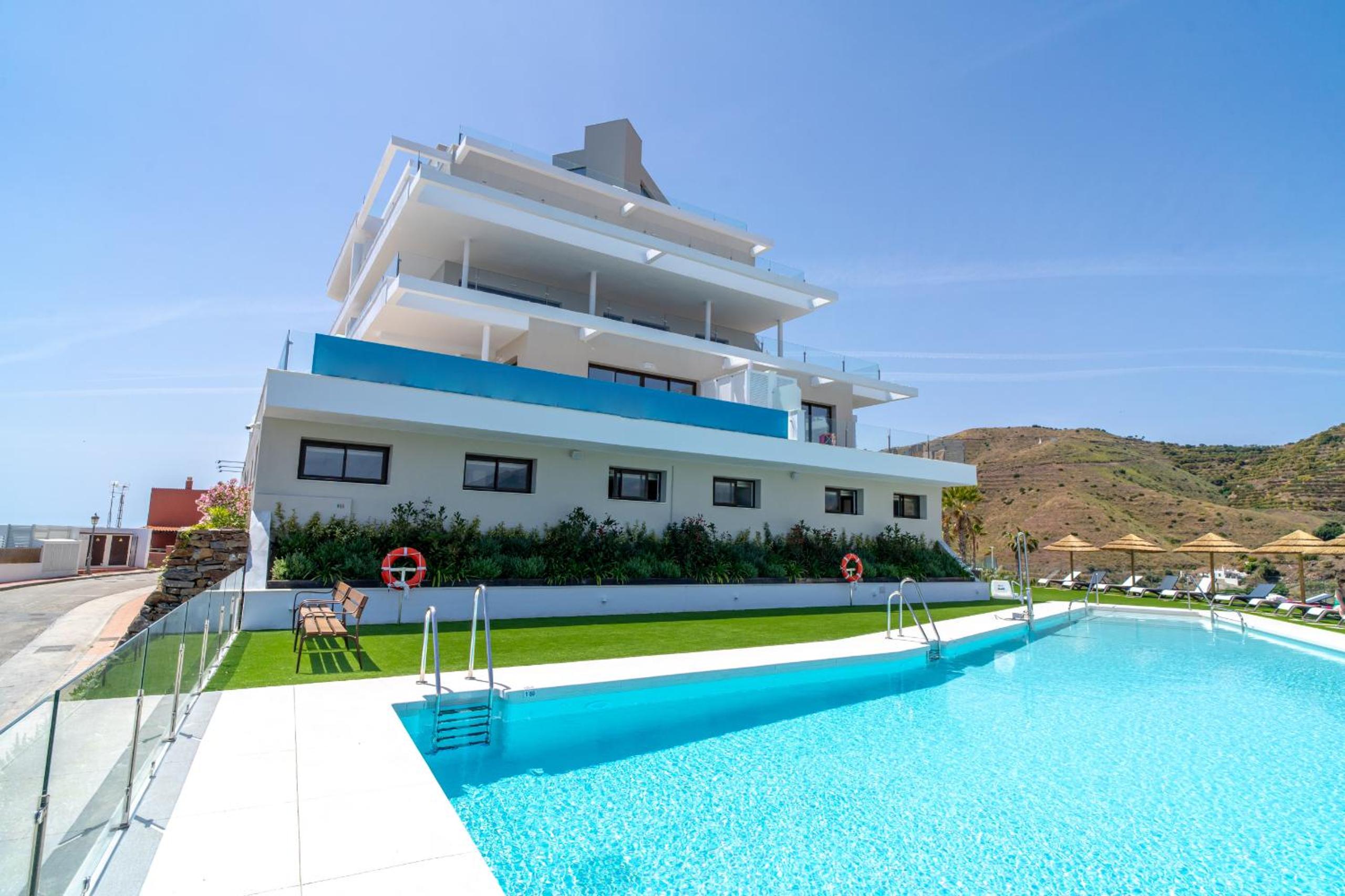 Bayview Hills Deluxe by Casasol