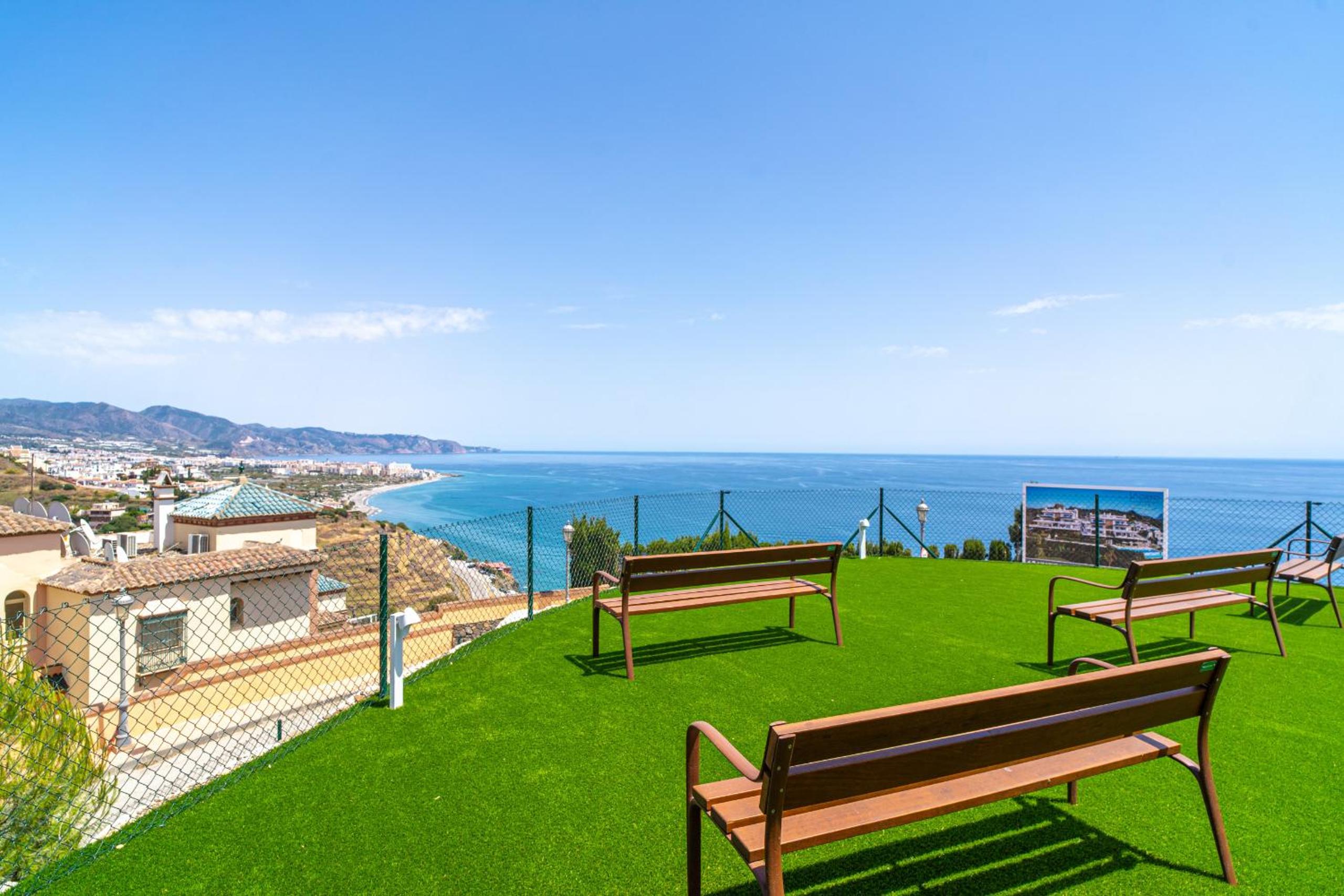 Bayview Hills Deluxe by Casasol