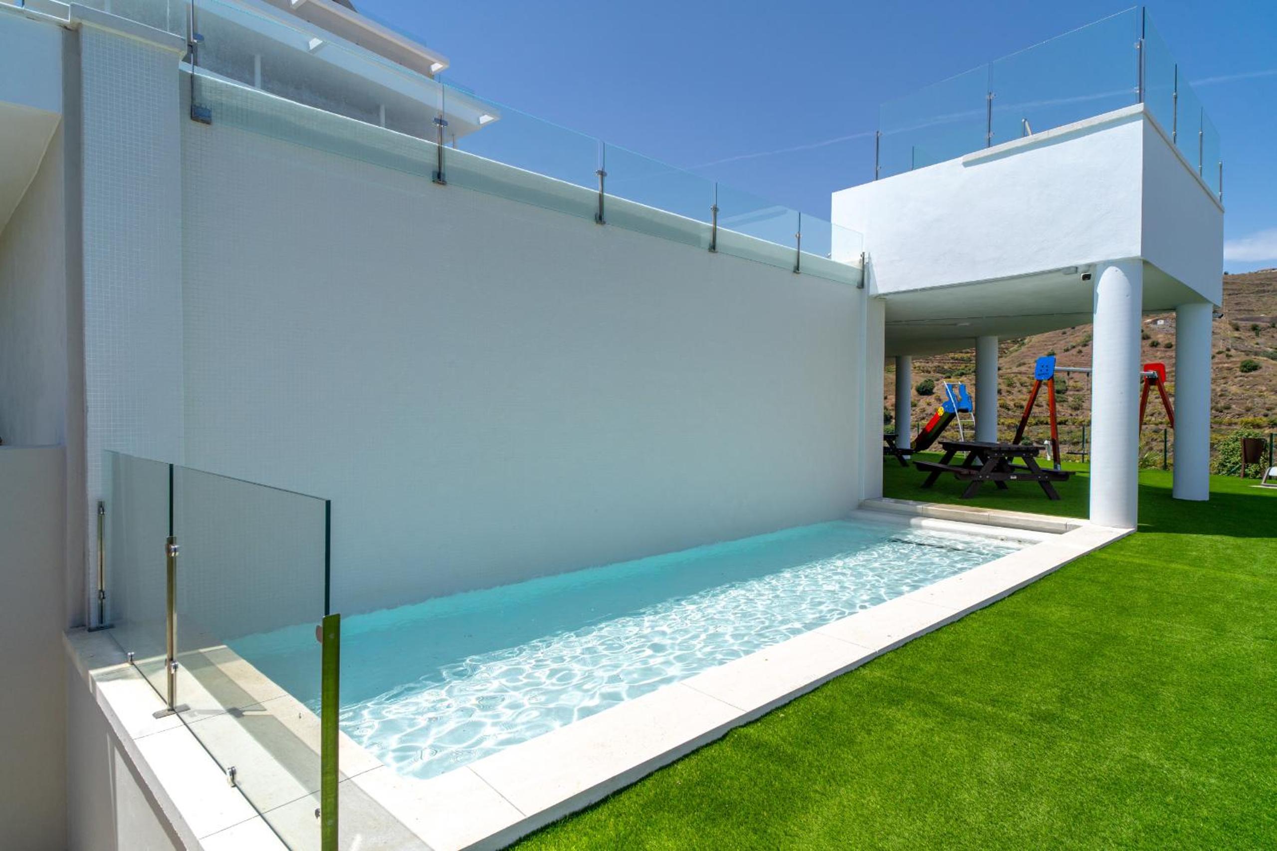 Bayview Hills Deluxe by Casasol