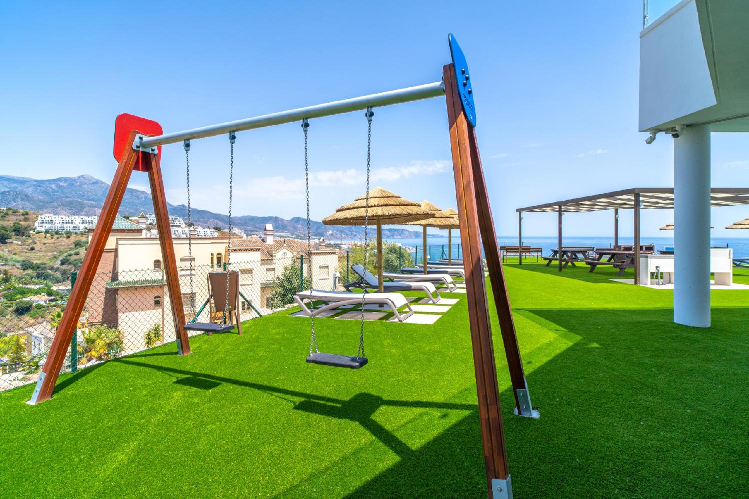 Bayview Hills Deluxe by Casasol