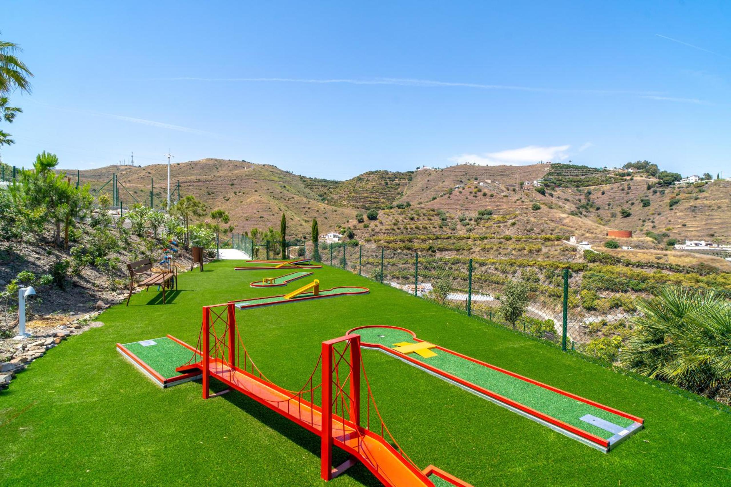 Bayview Hills Deluxe by Casasol