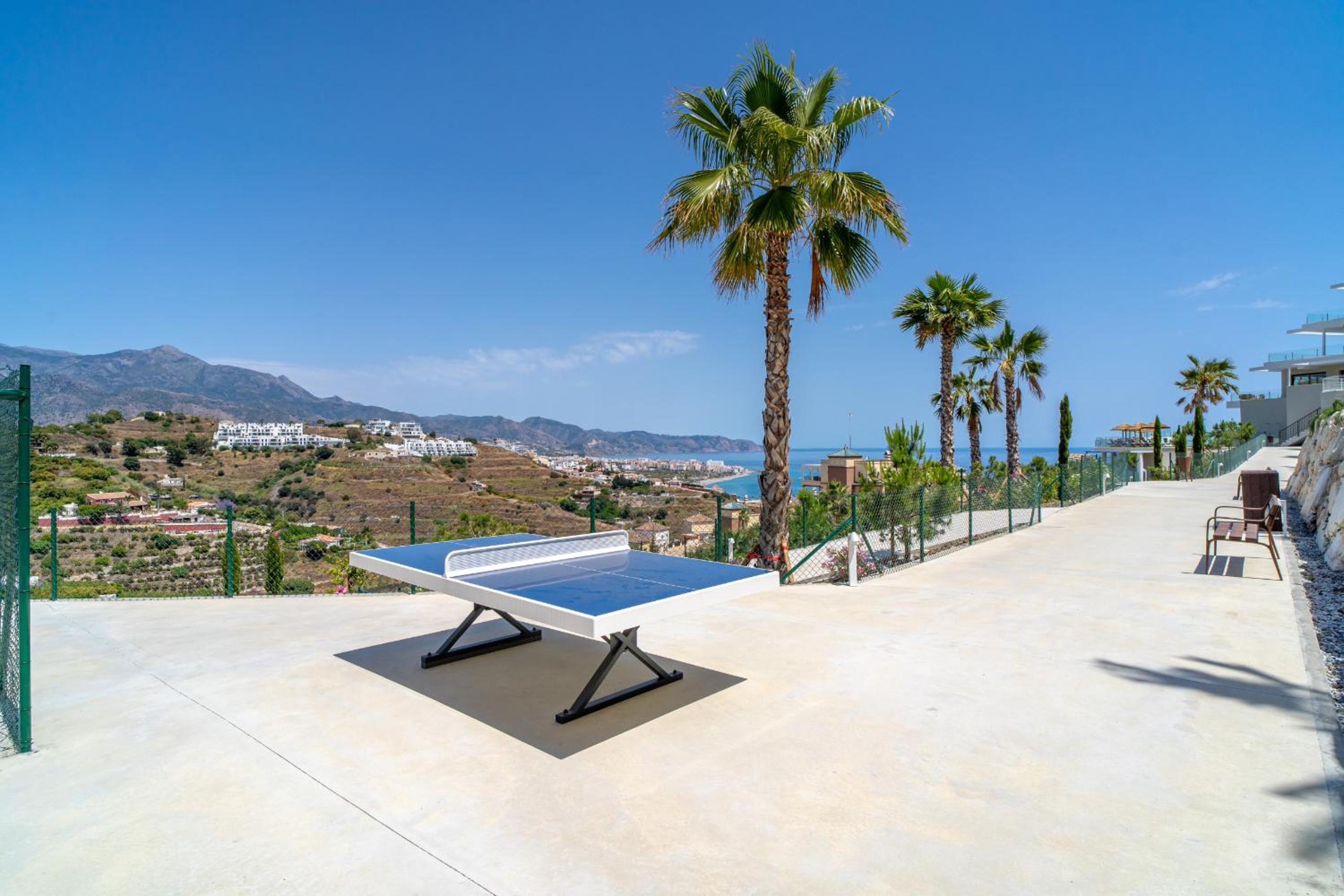Bayview Hills Deluxe by Casasol