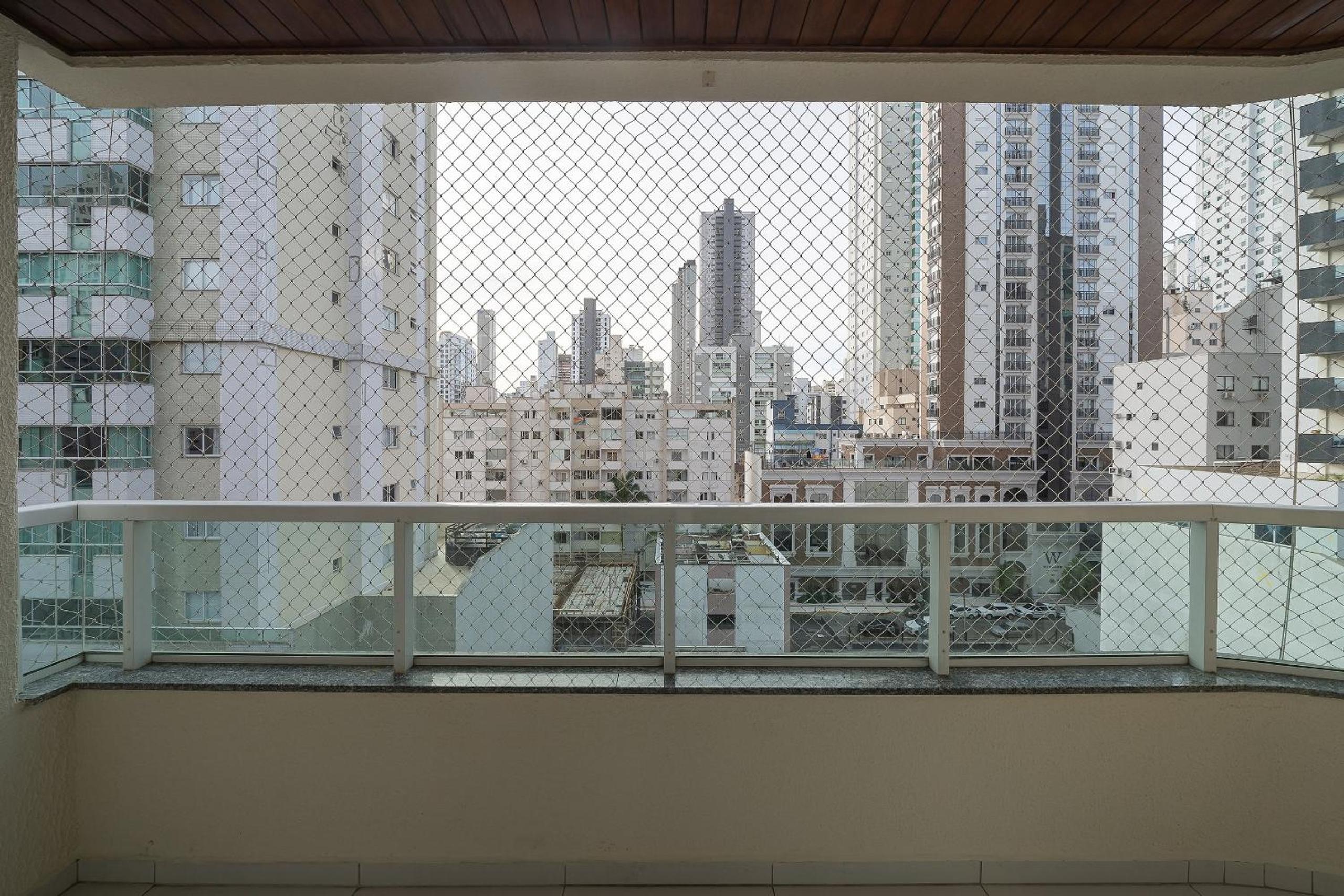 Apt near the sea w/ BBQ 3 bdr ELM701