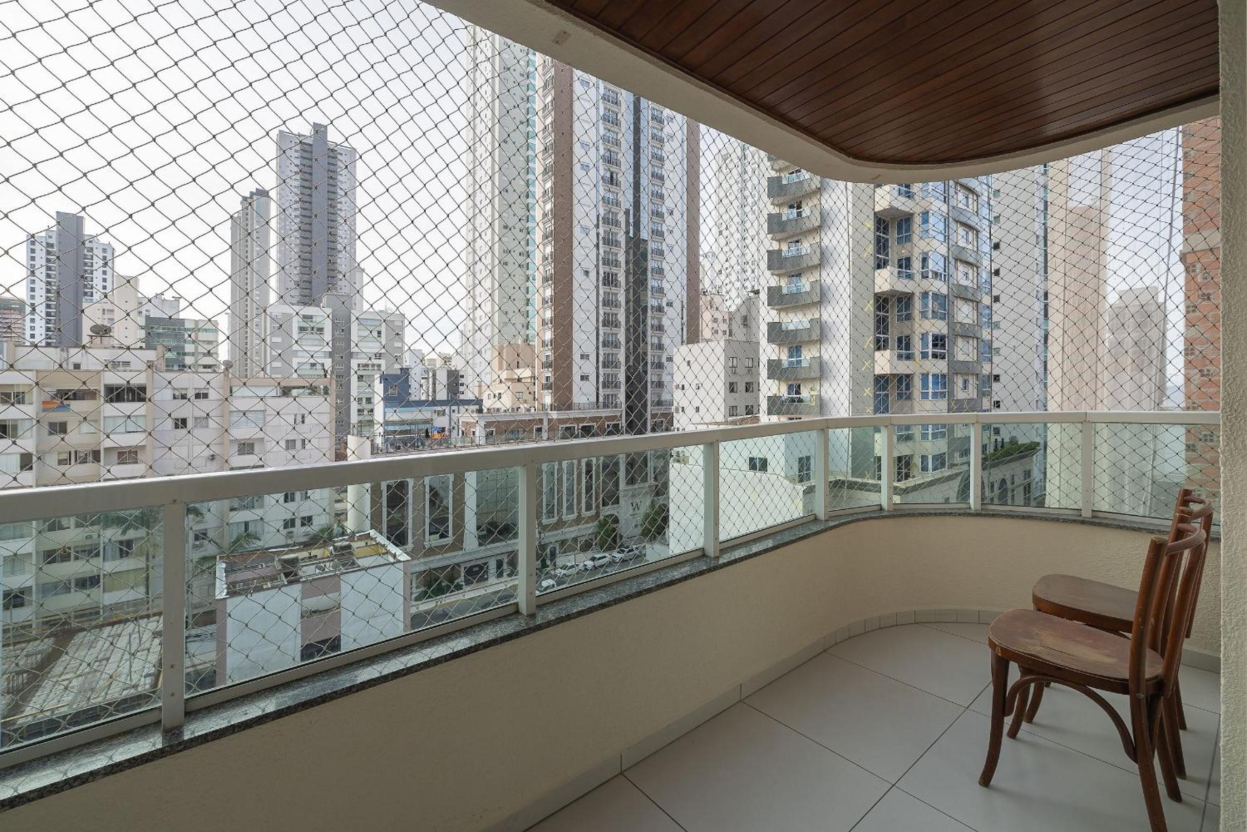 Apt near the sea w/ BBQ 3 bdr ELM701