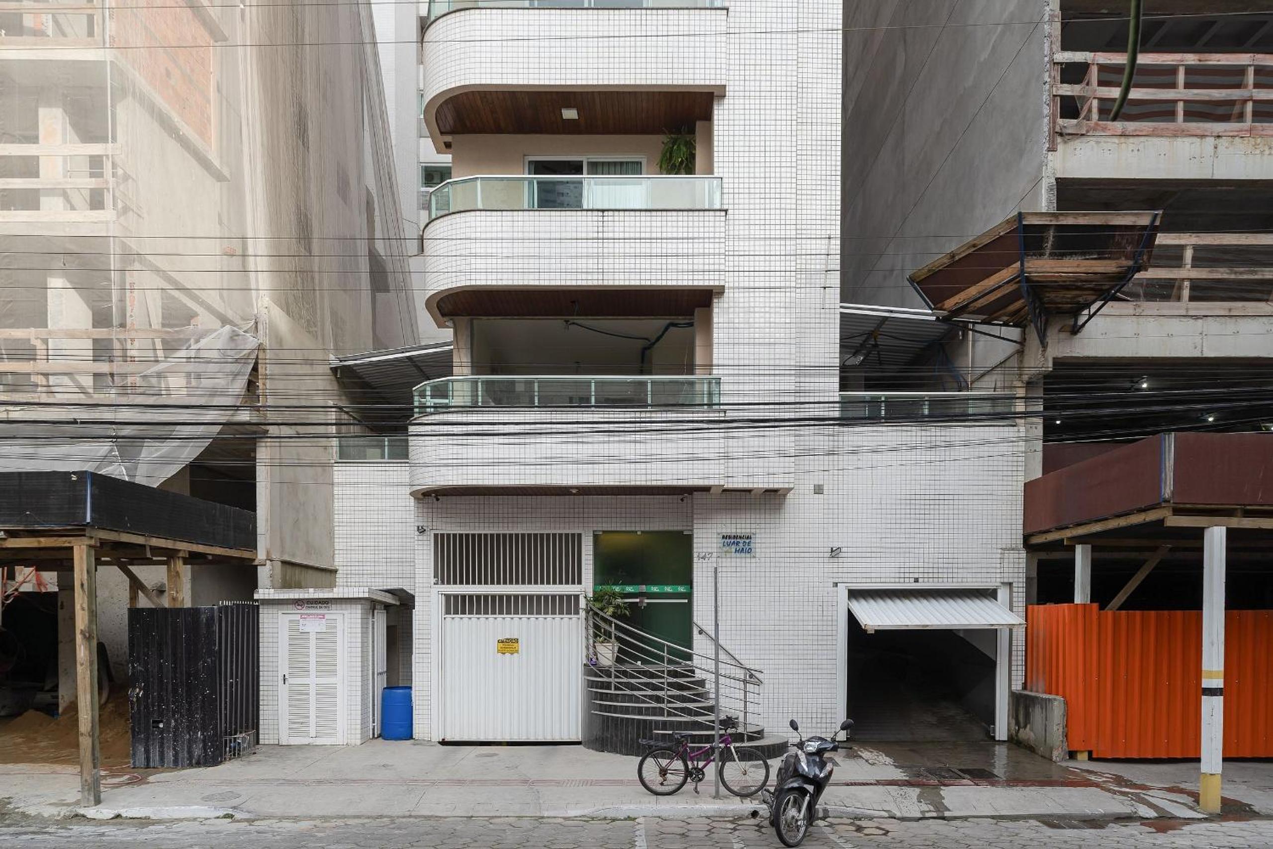 Apt near the sea w/ BBQ 3 bdr ELM701