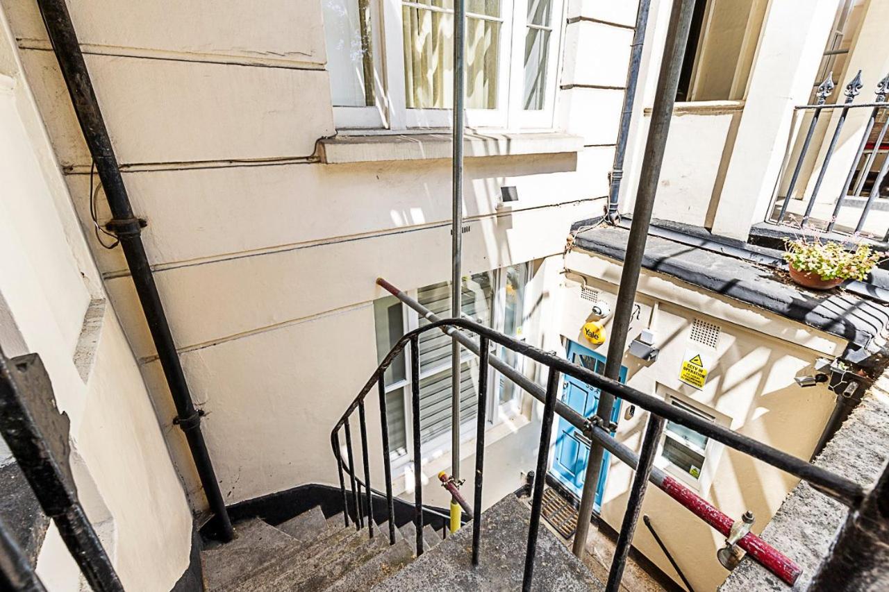 Stylish Bayswater Flat with Outdoor Space