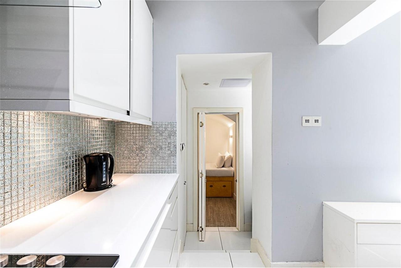 Stylish Bayswater Flat with Outdoor Space