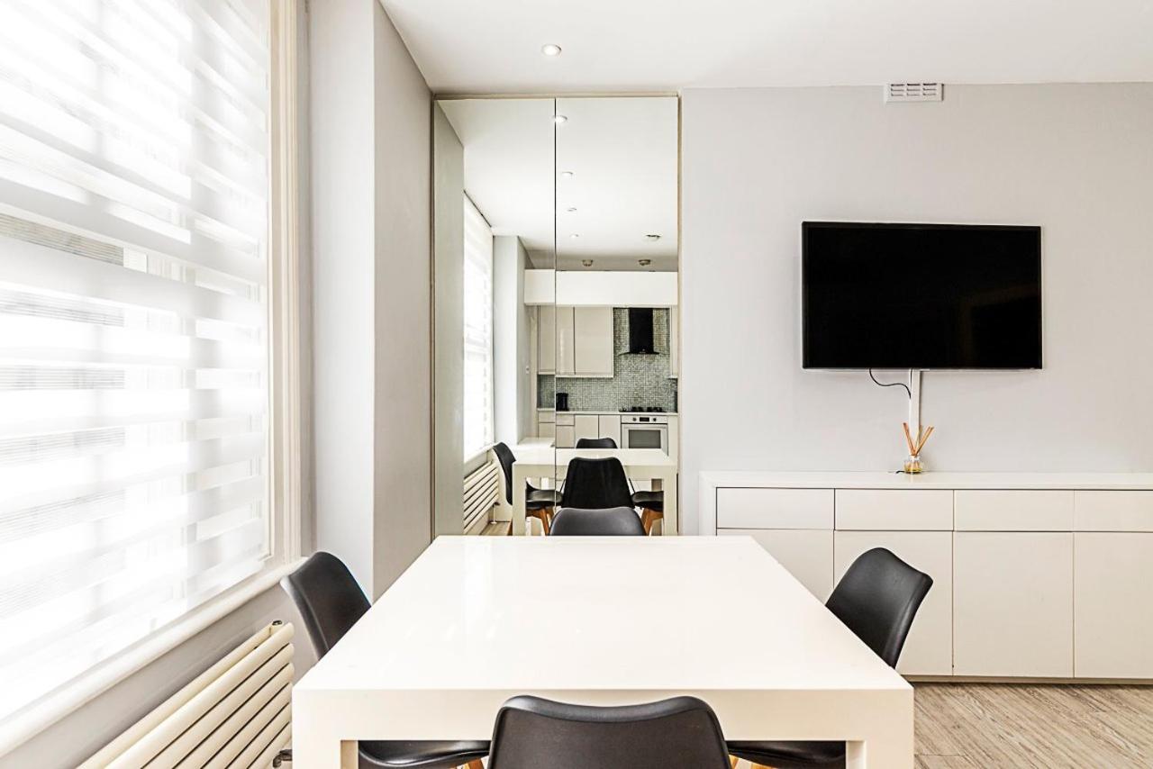 Stylish Bayswater Flat with Outdoor Space