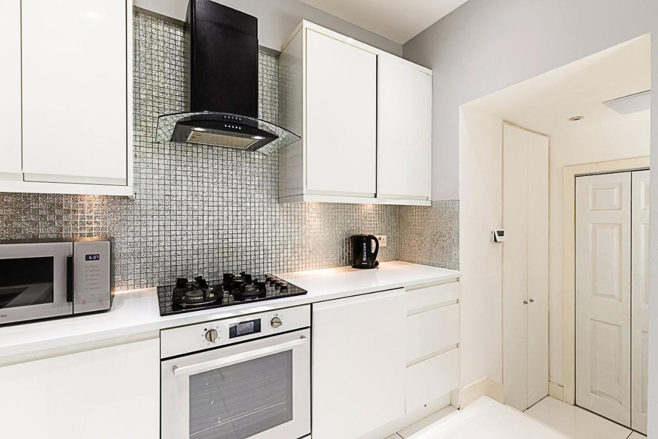 Stylish Bayswater Flat with Outdoor Space