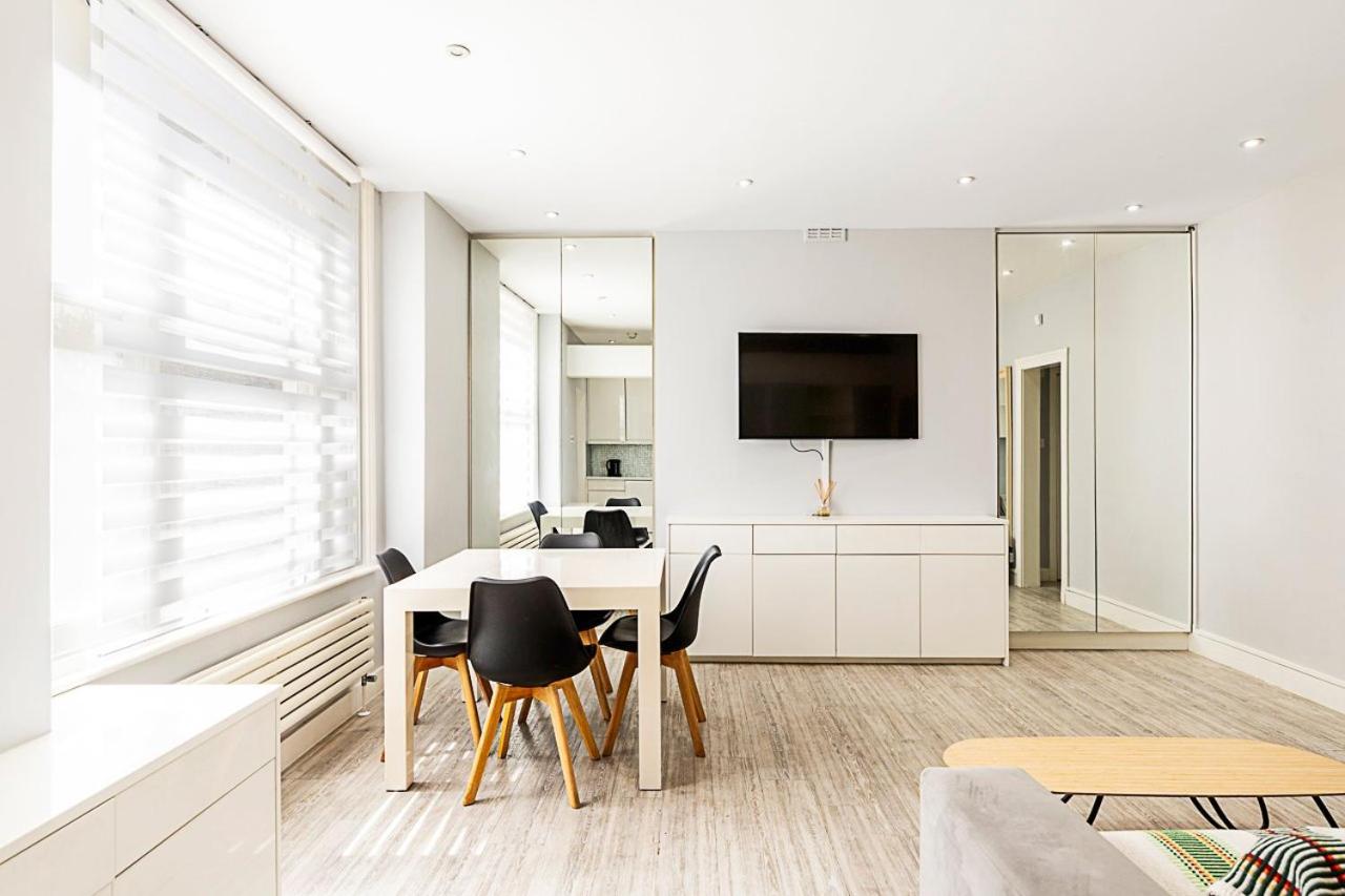 Stylish Bayswater Flat with Outdoor Space