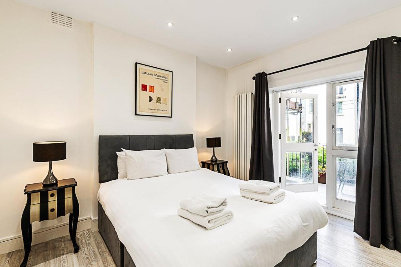 Stylish Bayswater Flat with Outdoor Space