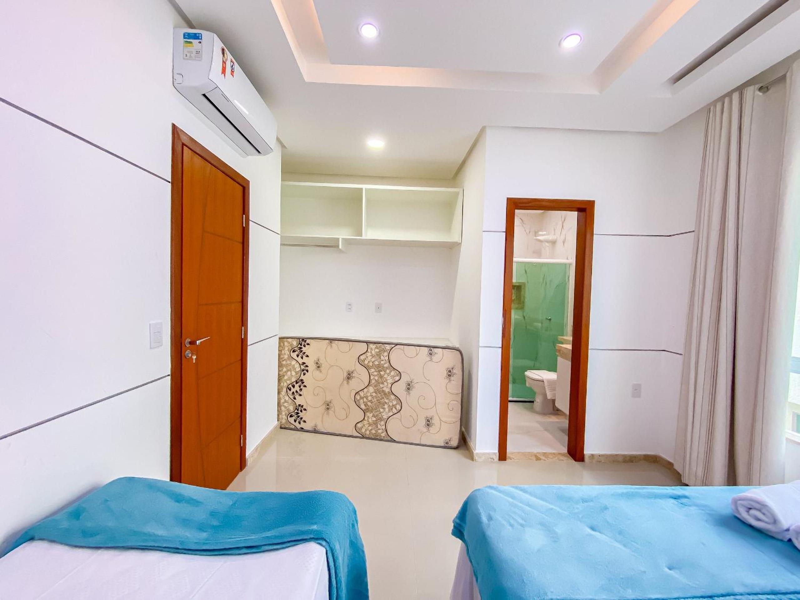 Casa com 4 quartos em condomínio com piscina e área gourmet próximo à praia de Taperapuã