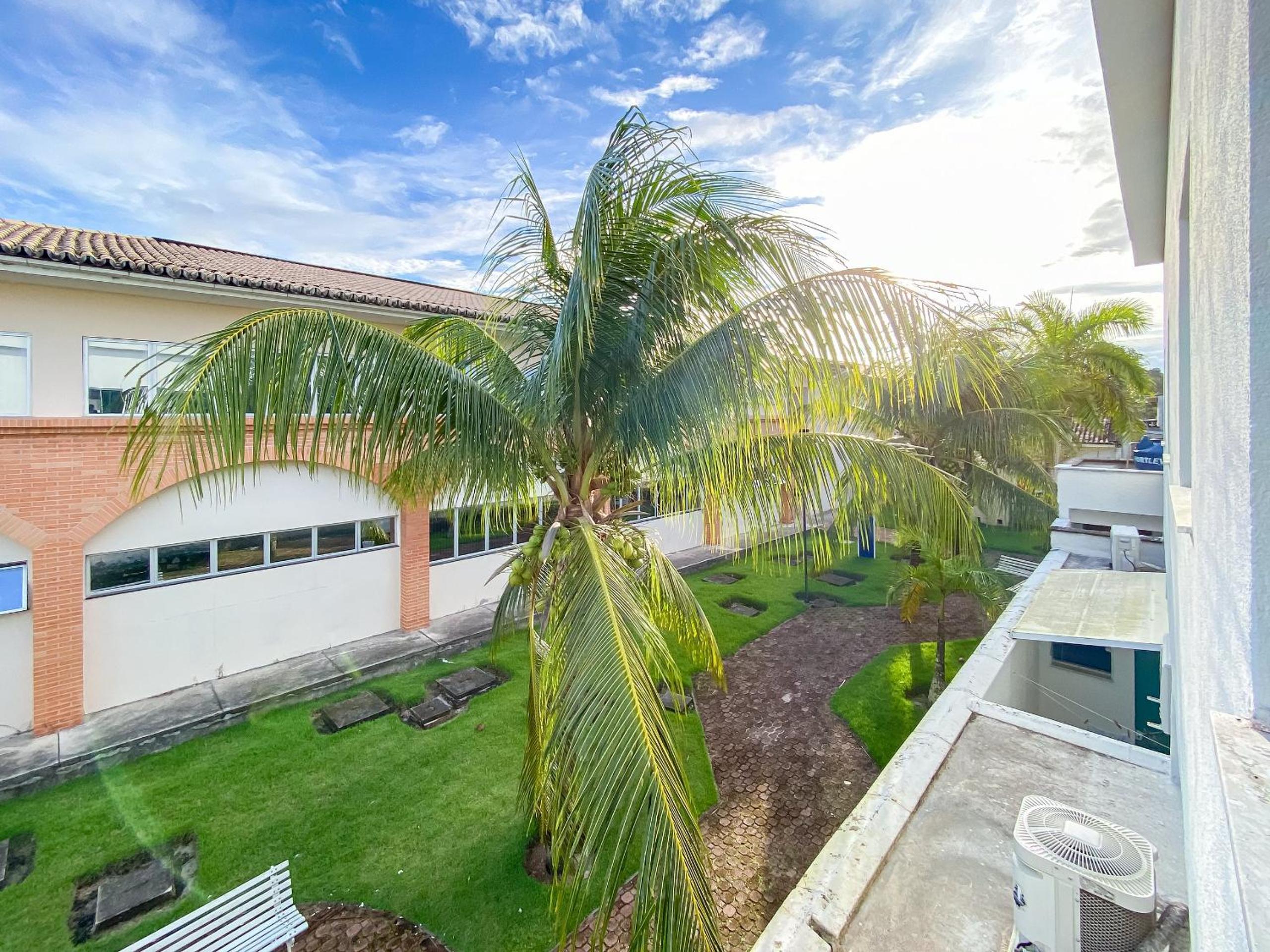Casa com 4 quartos em condomínio com piscina e área gourmet próximo à praia de Taperapuã