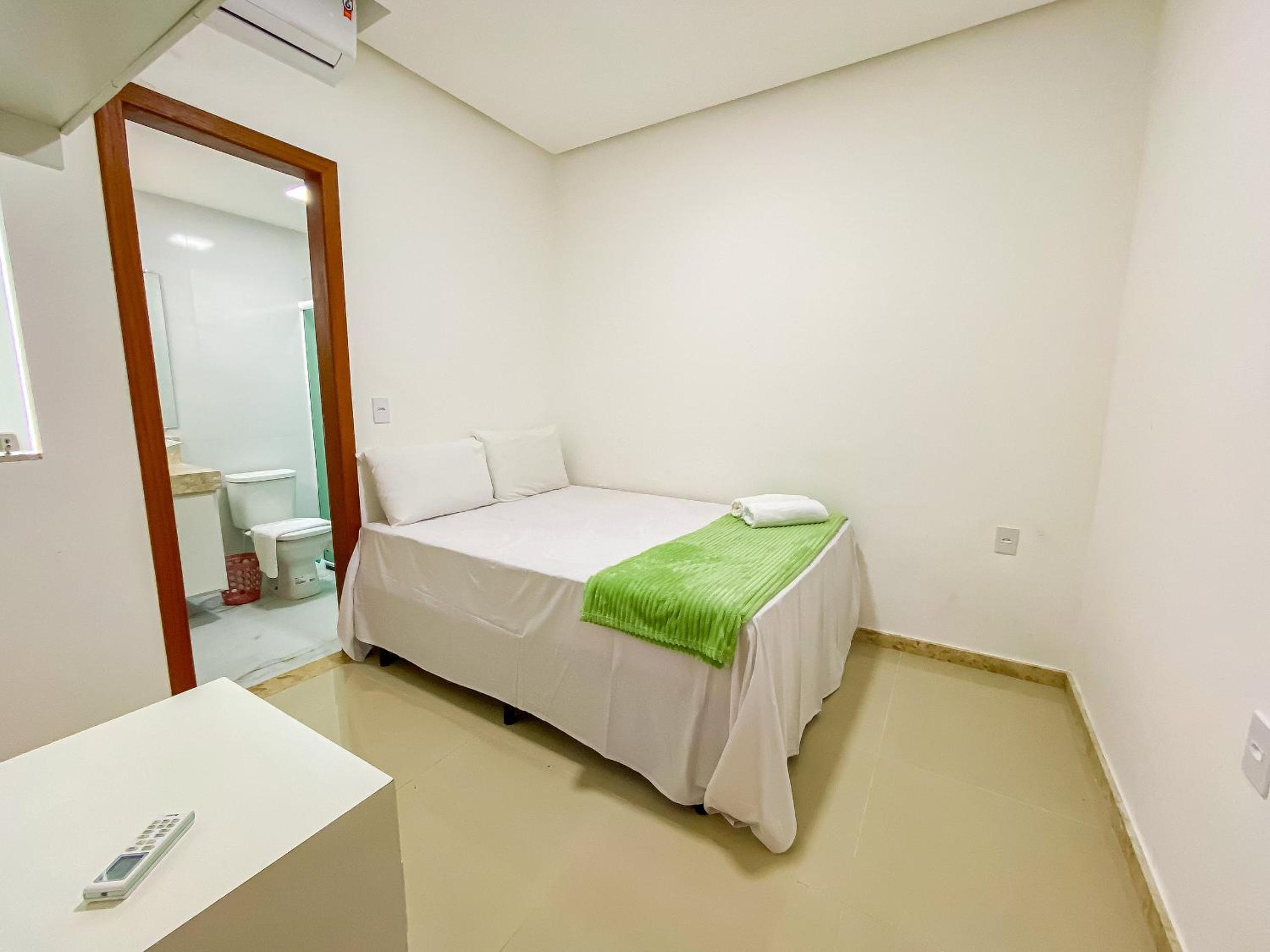 Casa com 4 quartos em condomínio com piscina e área gourmet próximo à praia de Taperapuã