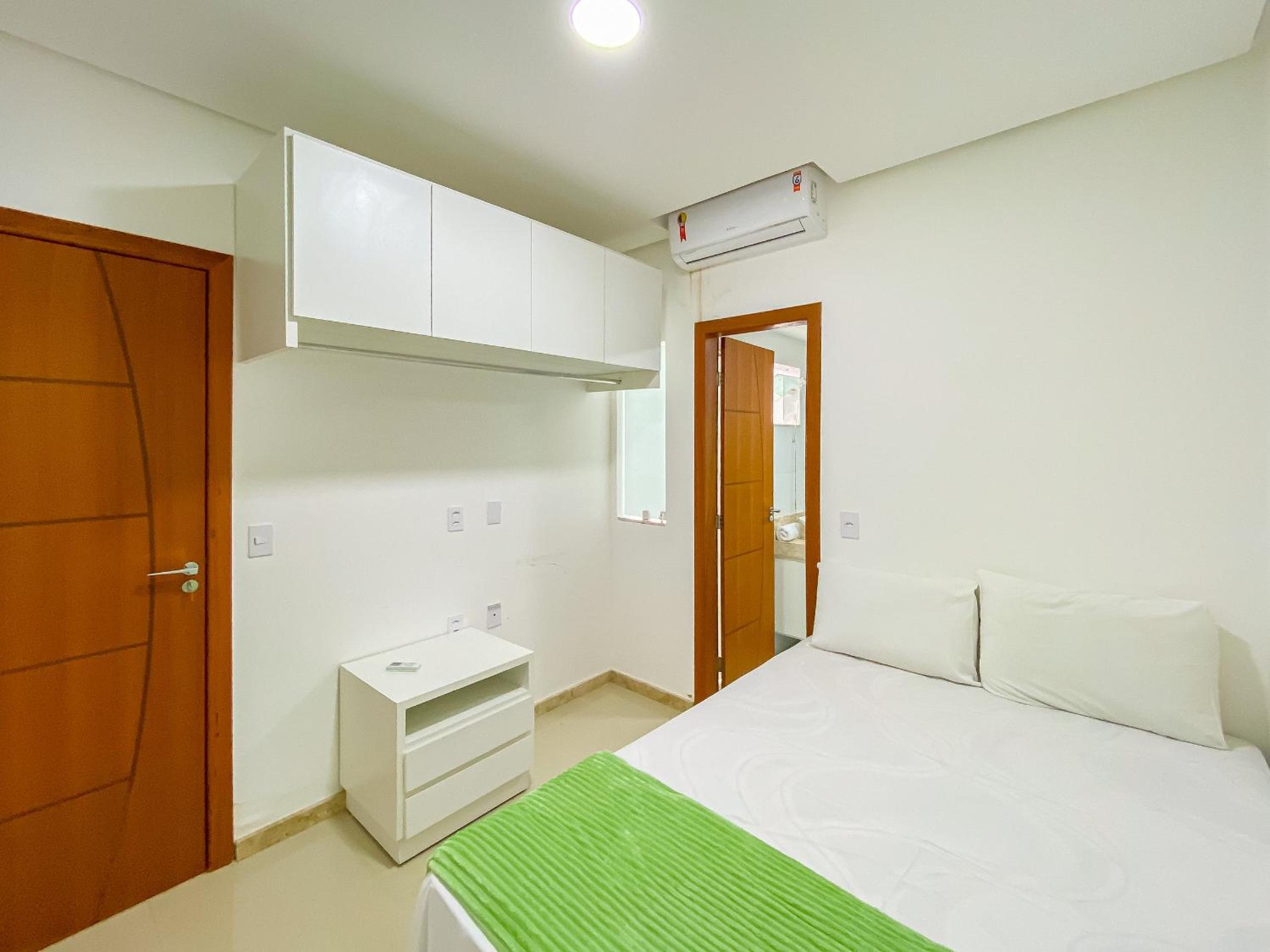 Casa com 4 quartos em condomínio com piscina e área gourmet próximo à praia de Taperapuã