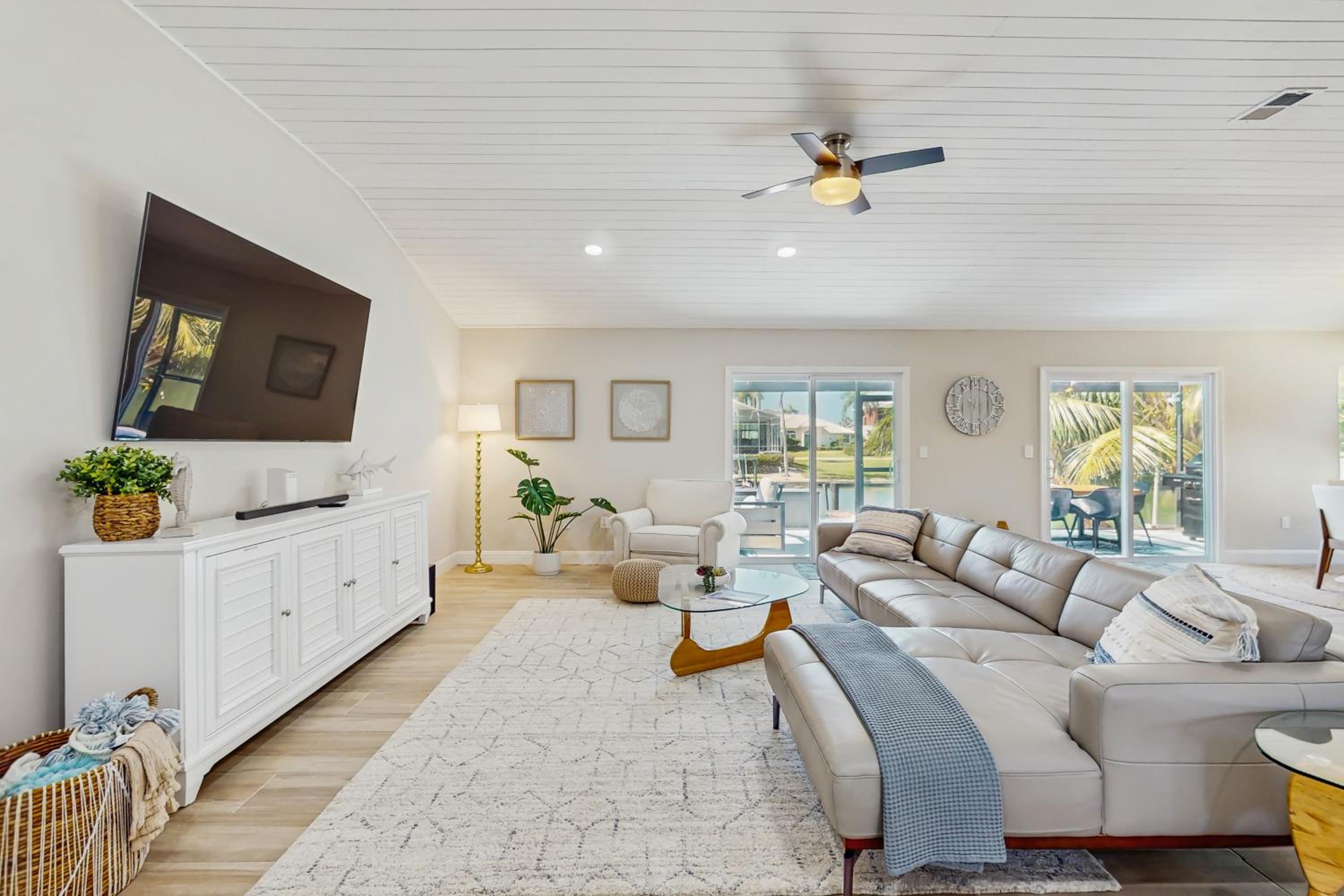 Swim Spa and Dock! Boaters Retreat on Marco Island