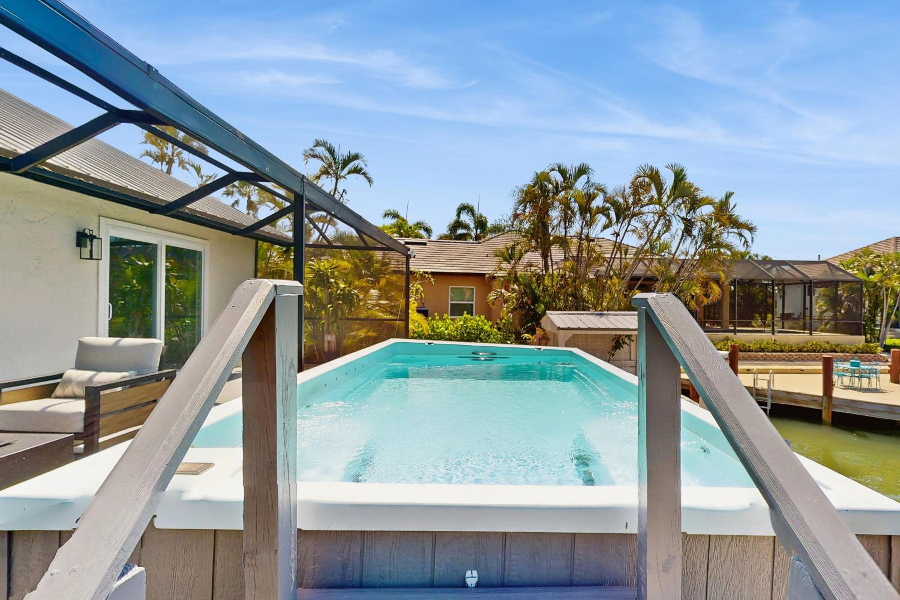 Swim Spa and Dock! Boaters Retreat on Marco Island