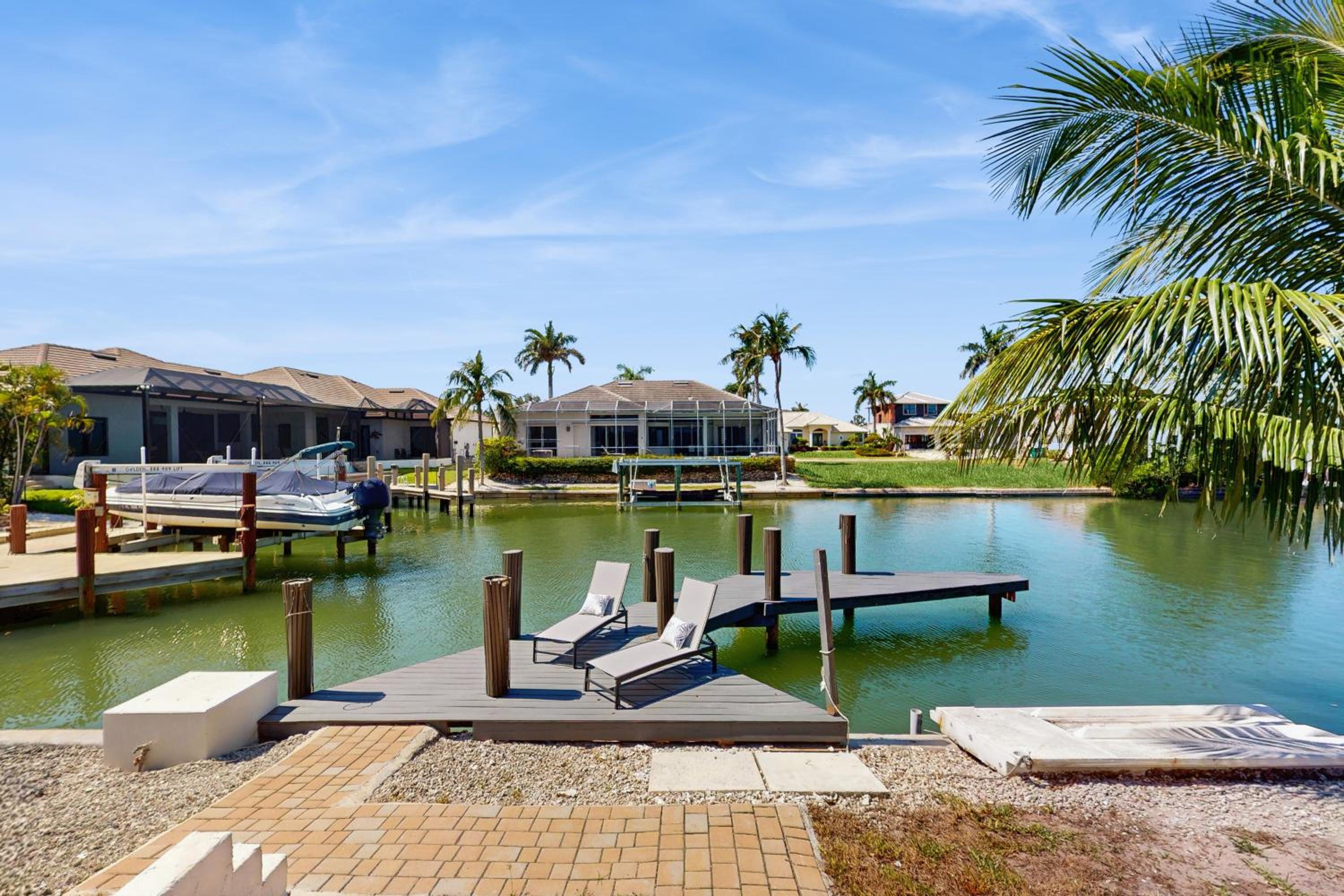 Swim Spa and Dock! Boaters Retreat on Marco Island