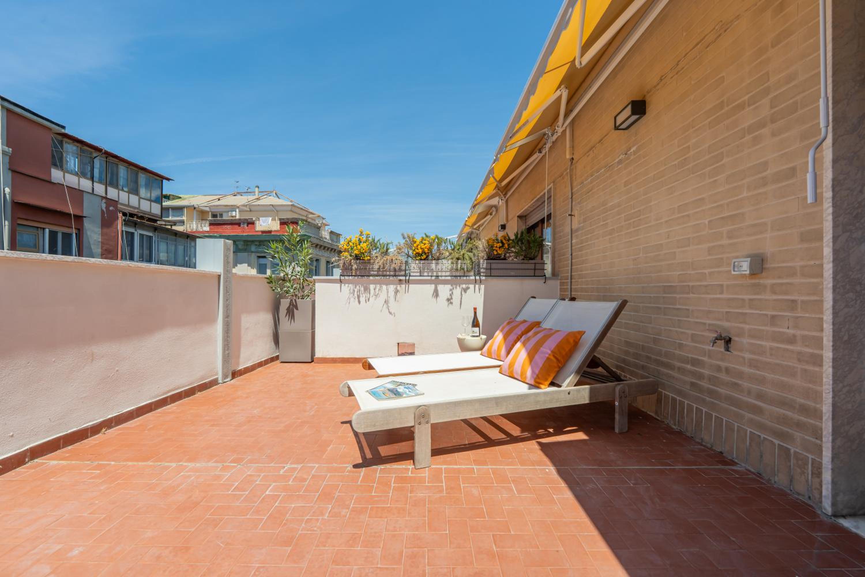 Molo Angioino Suites