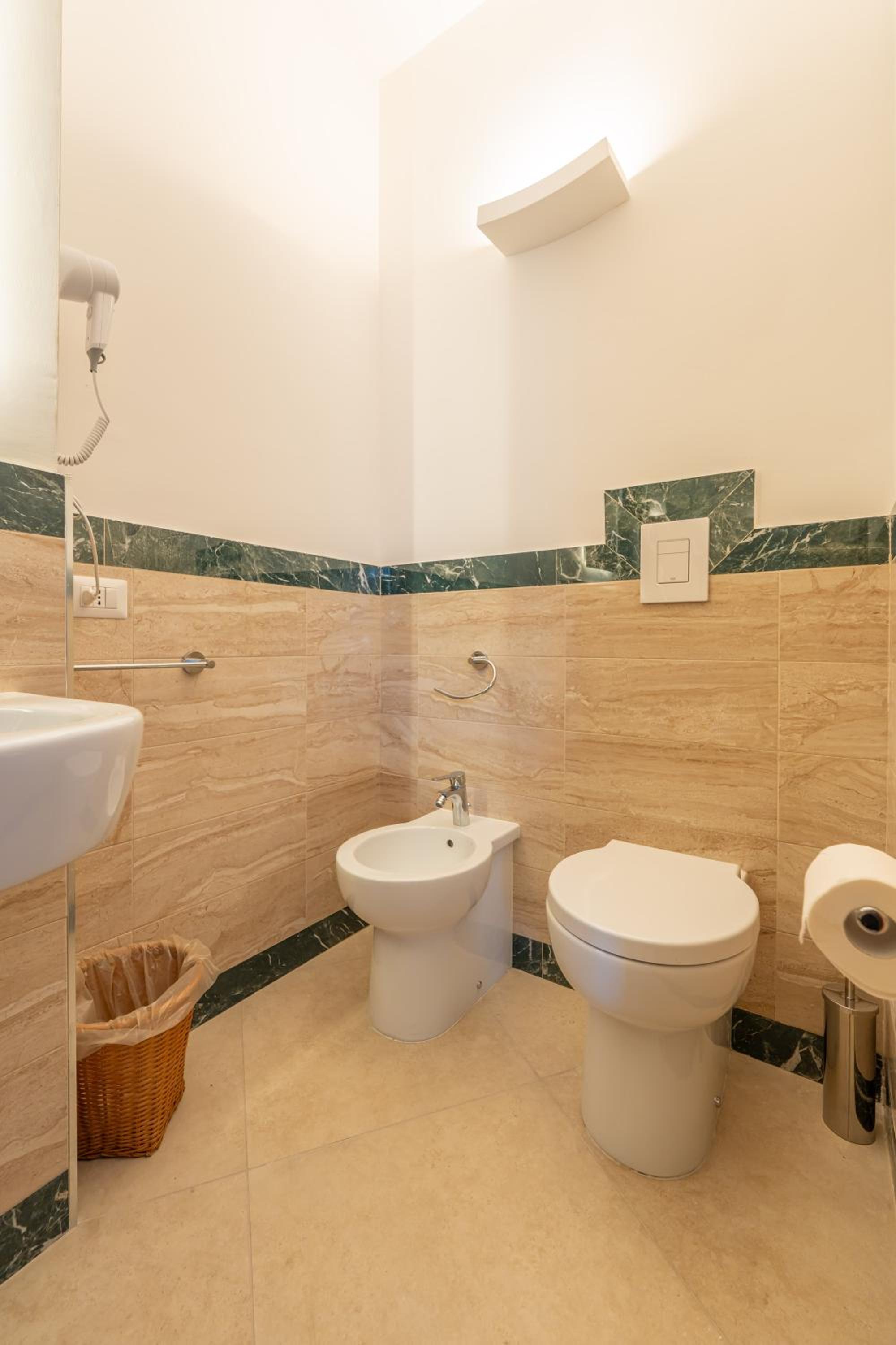 Molo Angioino Suites