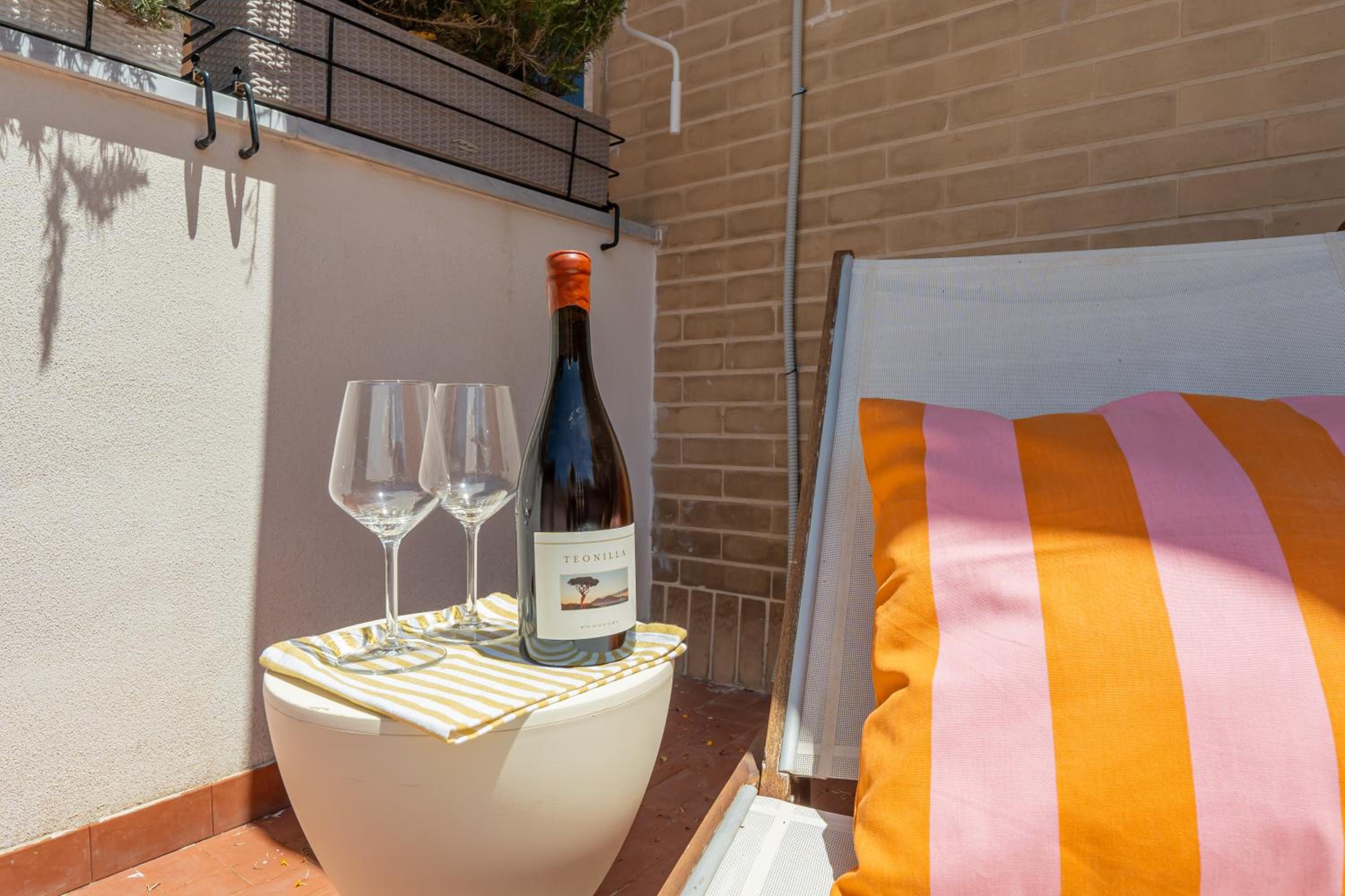 Molo Angioino Suites