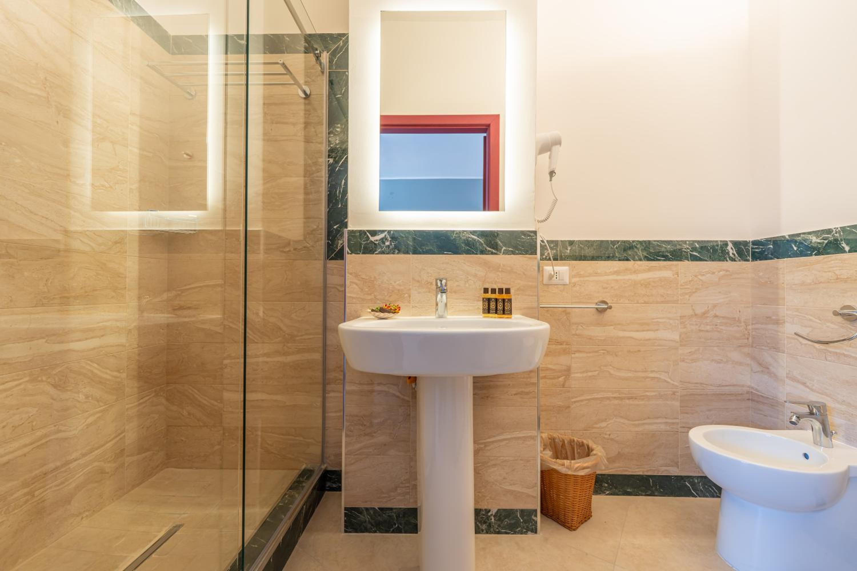 Molo Angioino Suites