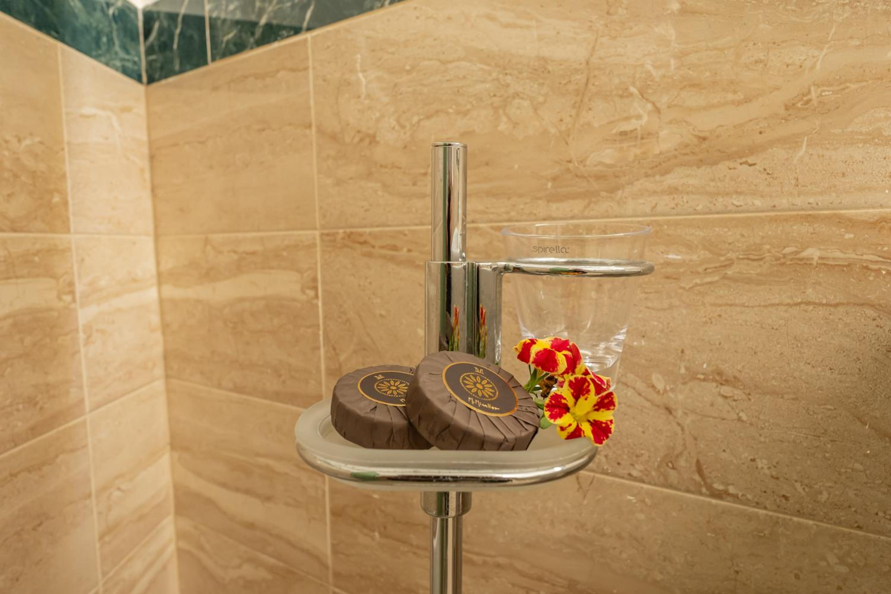 Molo Angioino Suites
