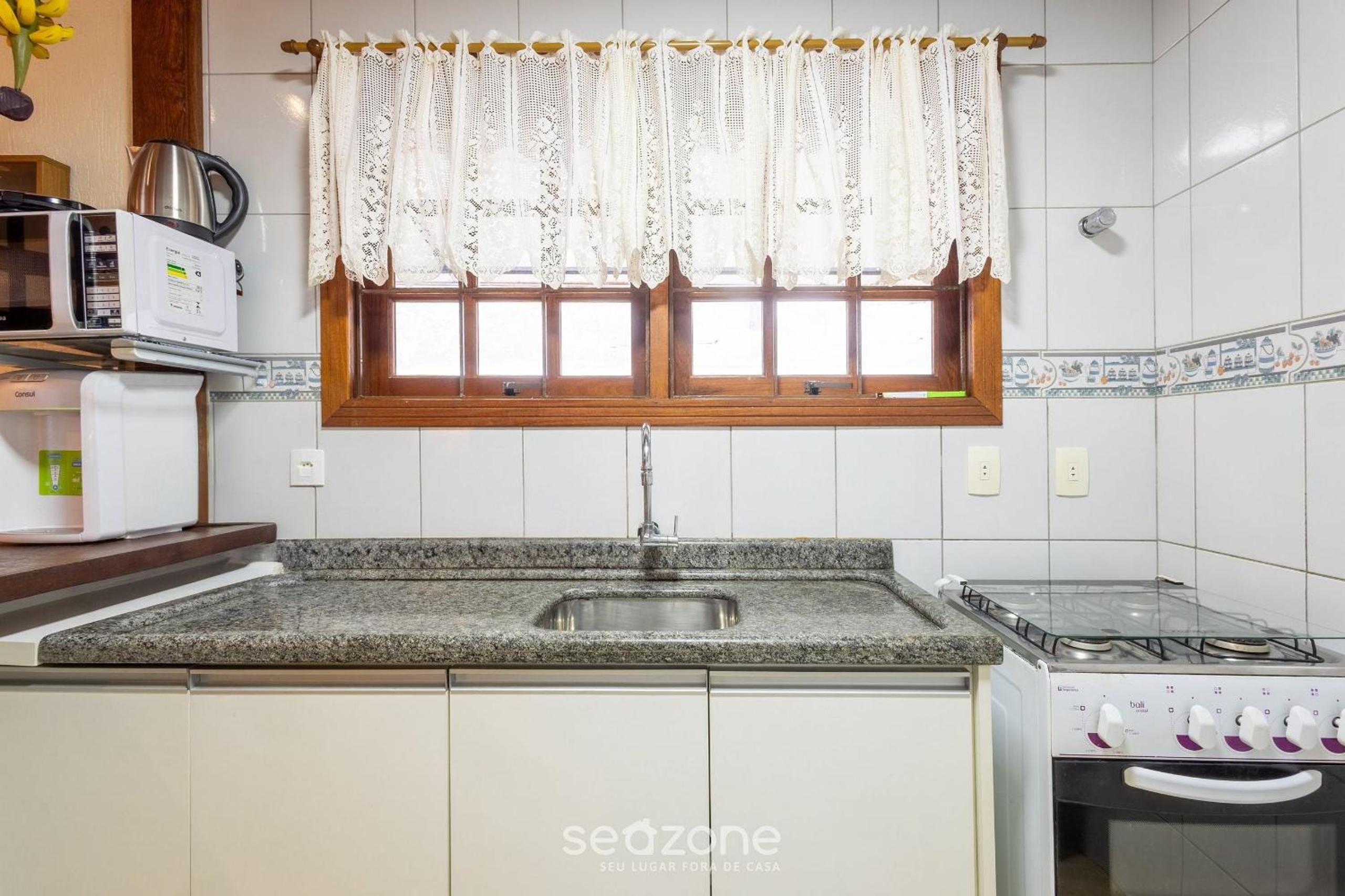 Charming house with BBQ by the sea MON0099