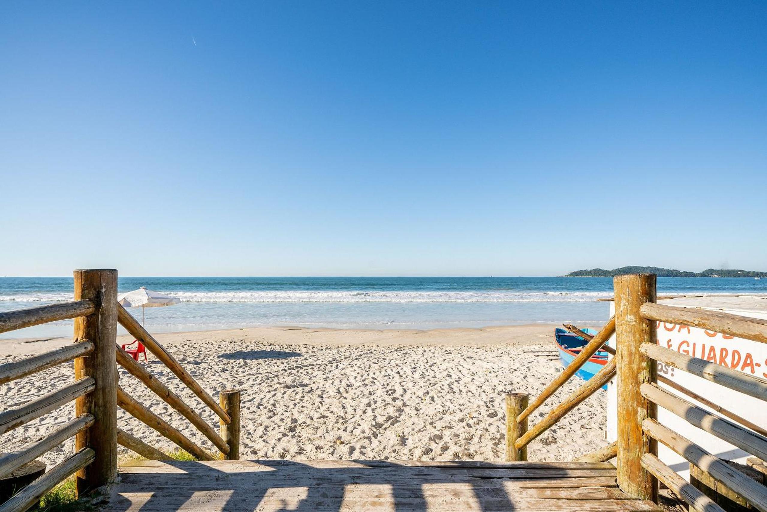 2BR apt w/suite 100m Bombas beach ROR0001