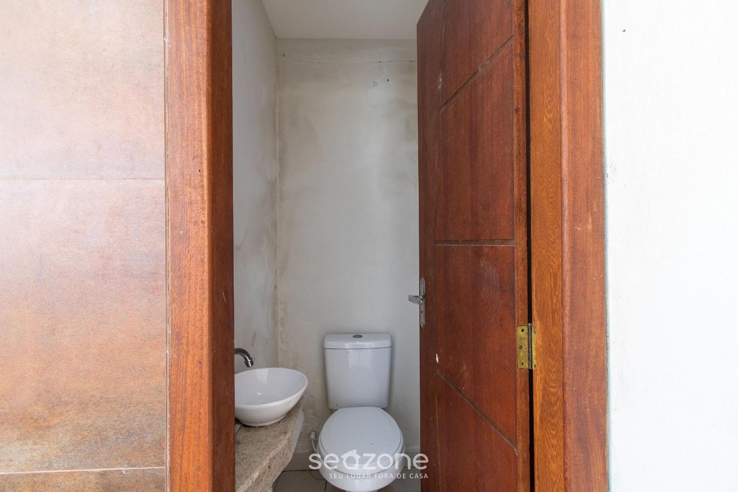 Modern apartment 280m from the beach AST0103