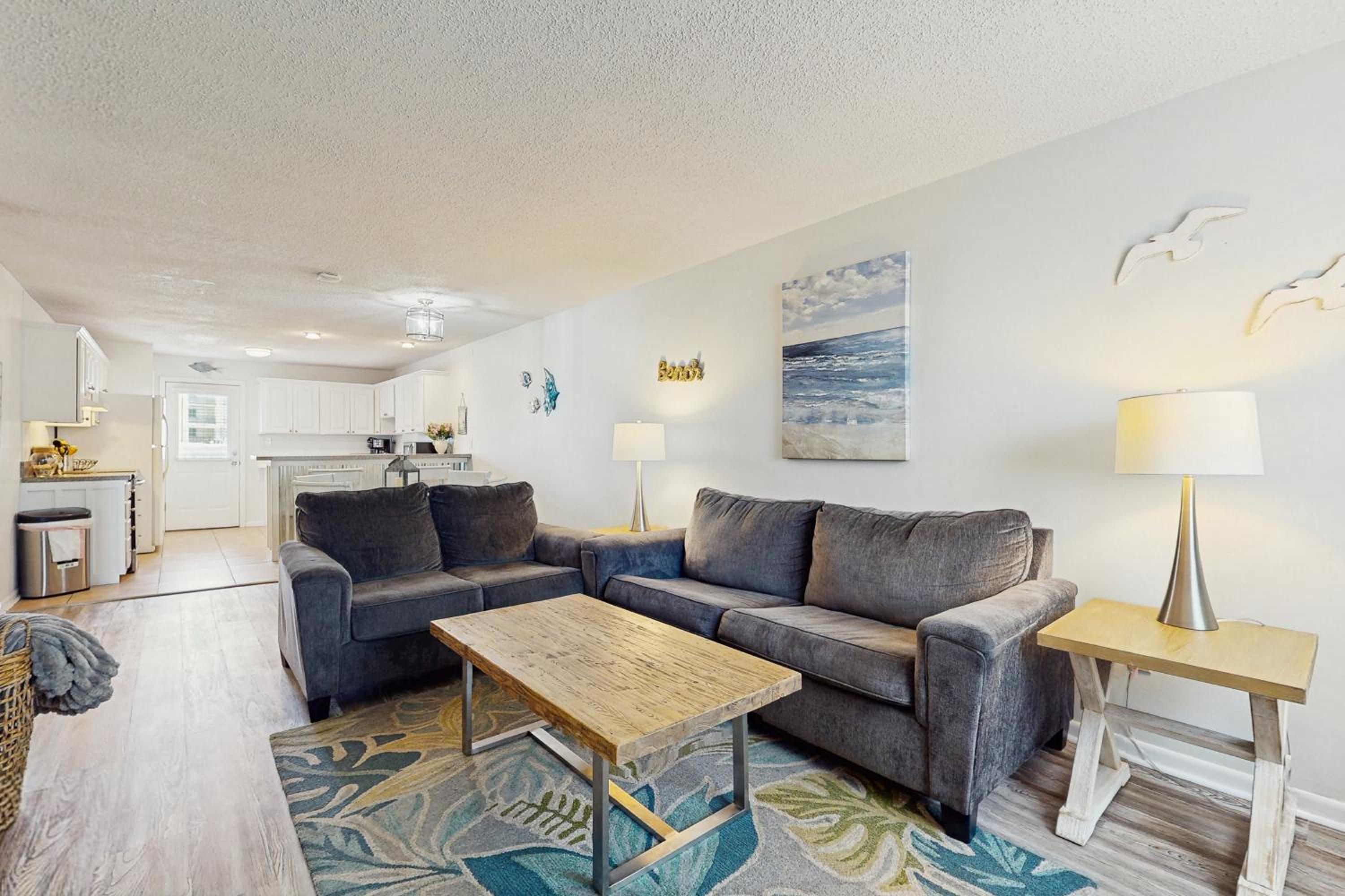 2 BR Condo with Shared Pool and Beach Access