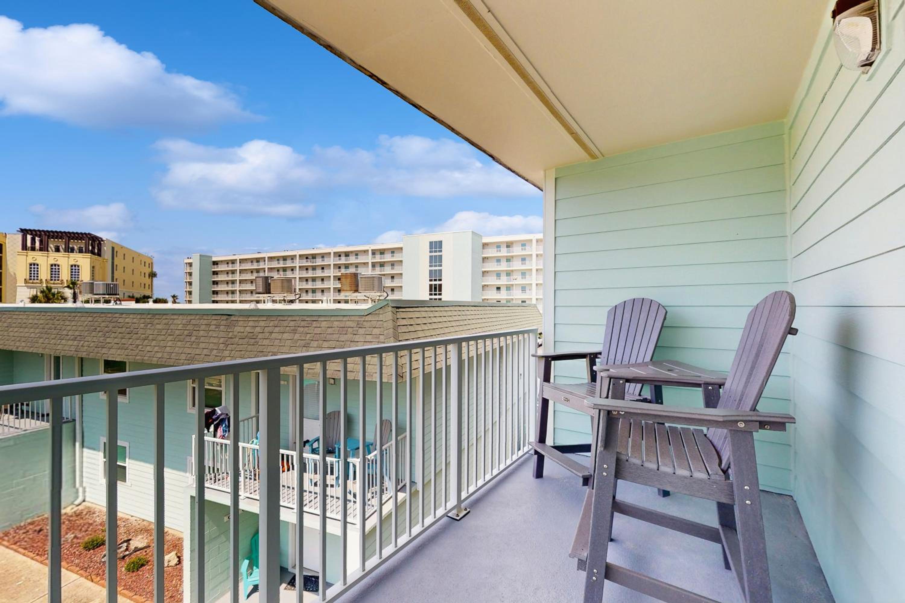 2 BR Condo with Shared Pool and Beach Access
