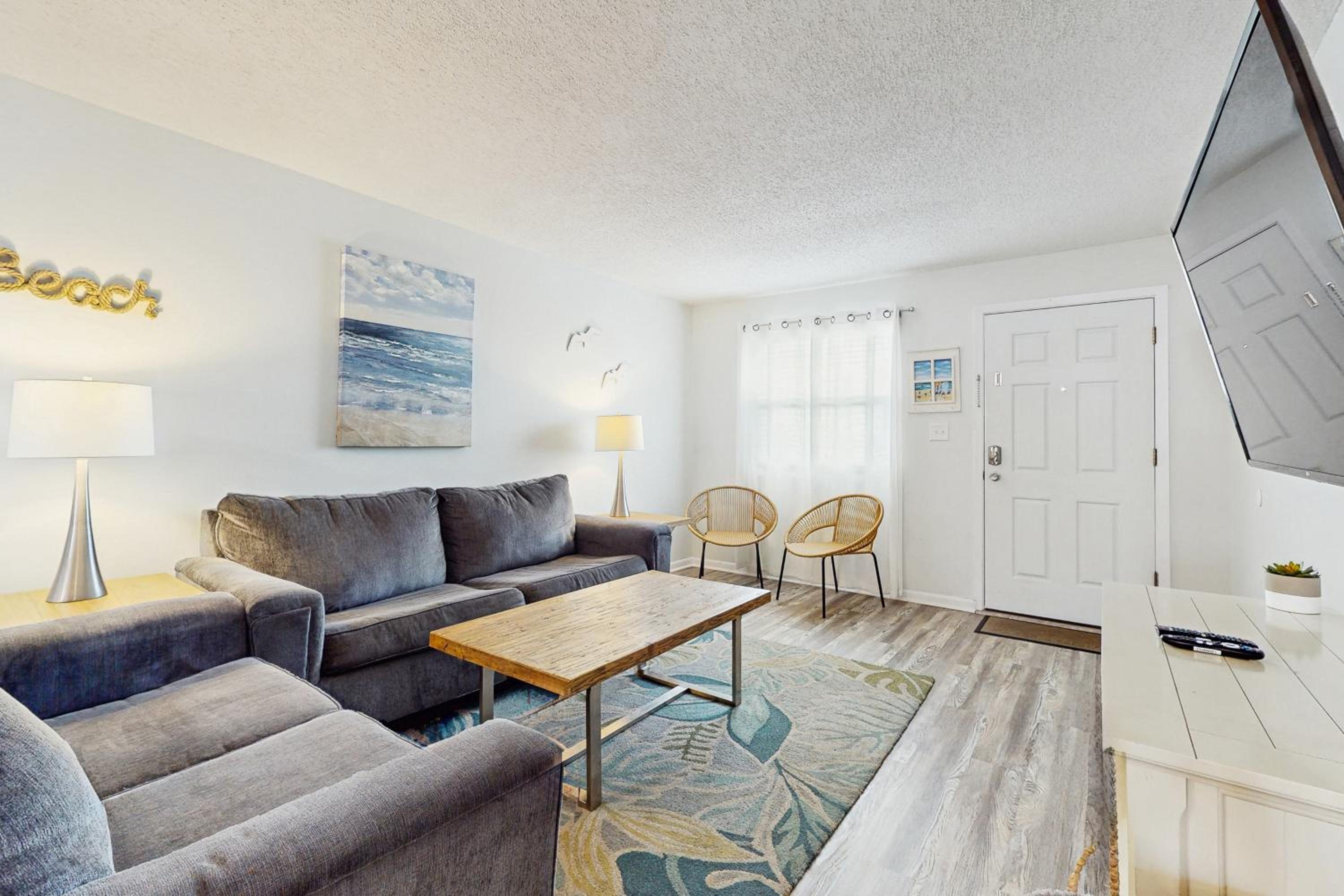 2 BR Condo with Shared Pool and Beach Access