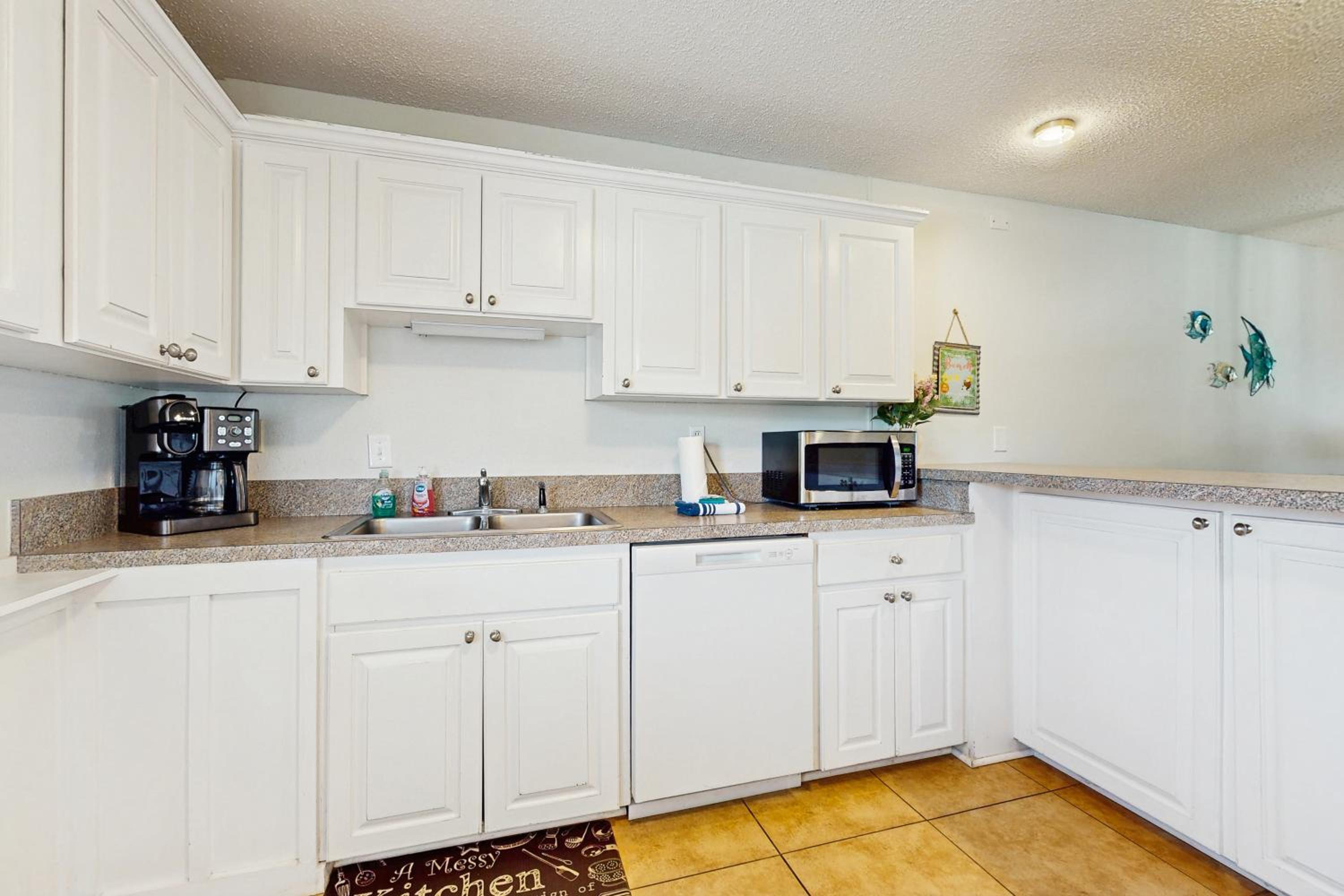 2 BR Condo with Shared Pool and Beach Access