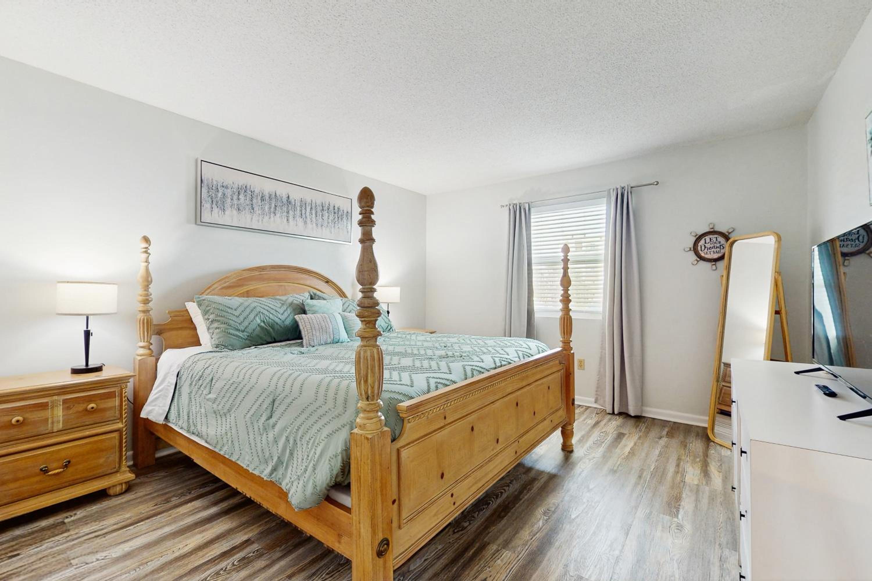 2 BR Condo with Shared Pool and Beach Access