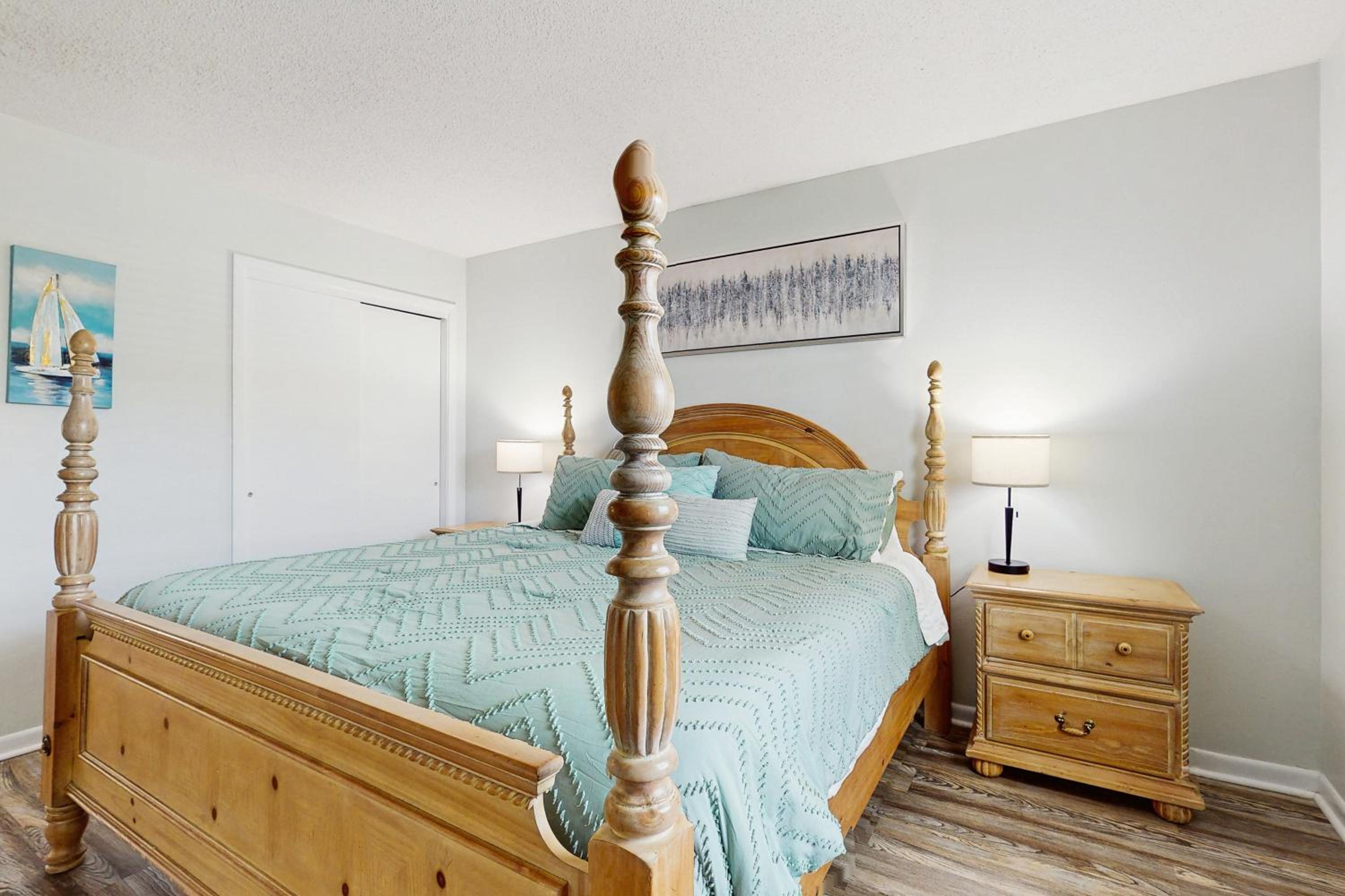 2 BR Condo with Shared Pool and Beach Access