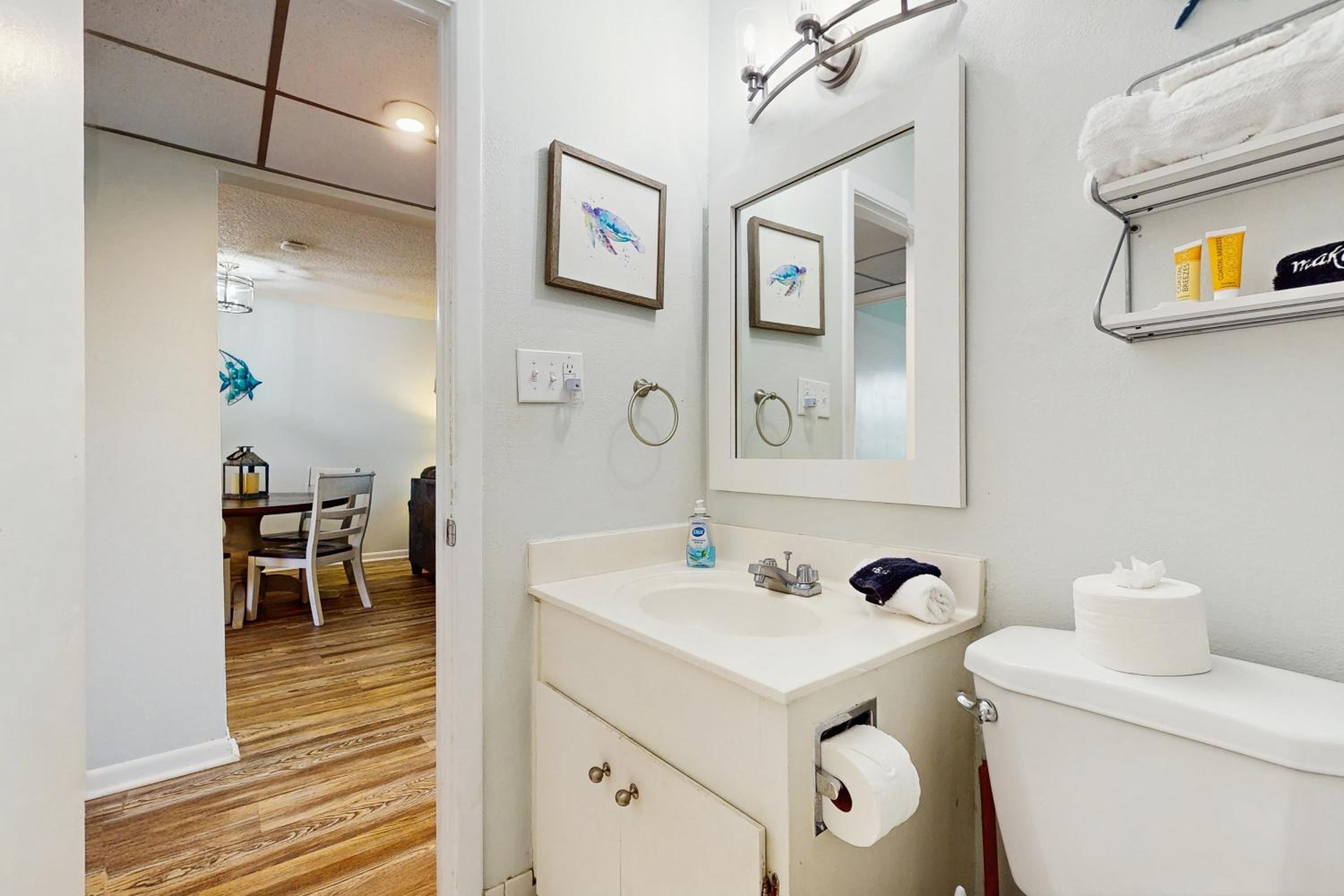 2 BR Condo with Shared Pool and Beach Access