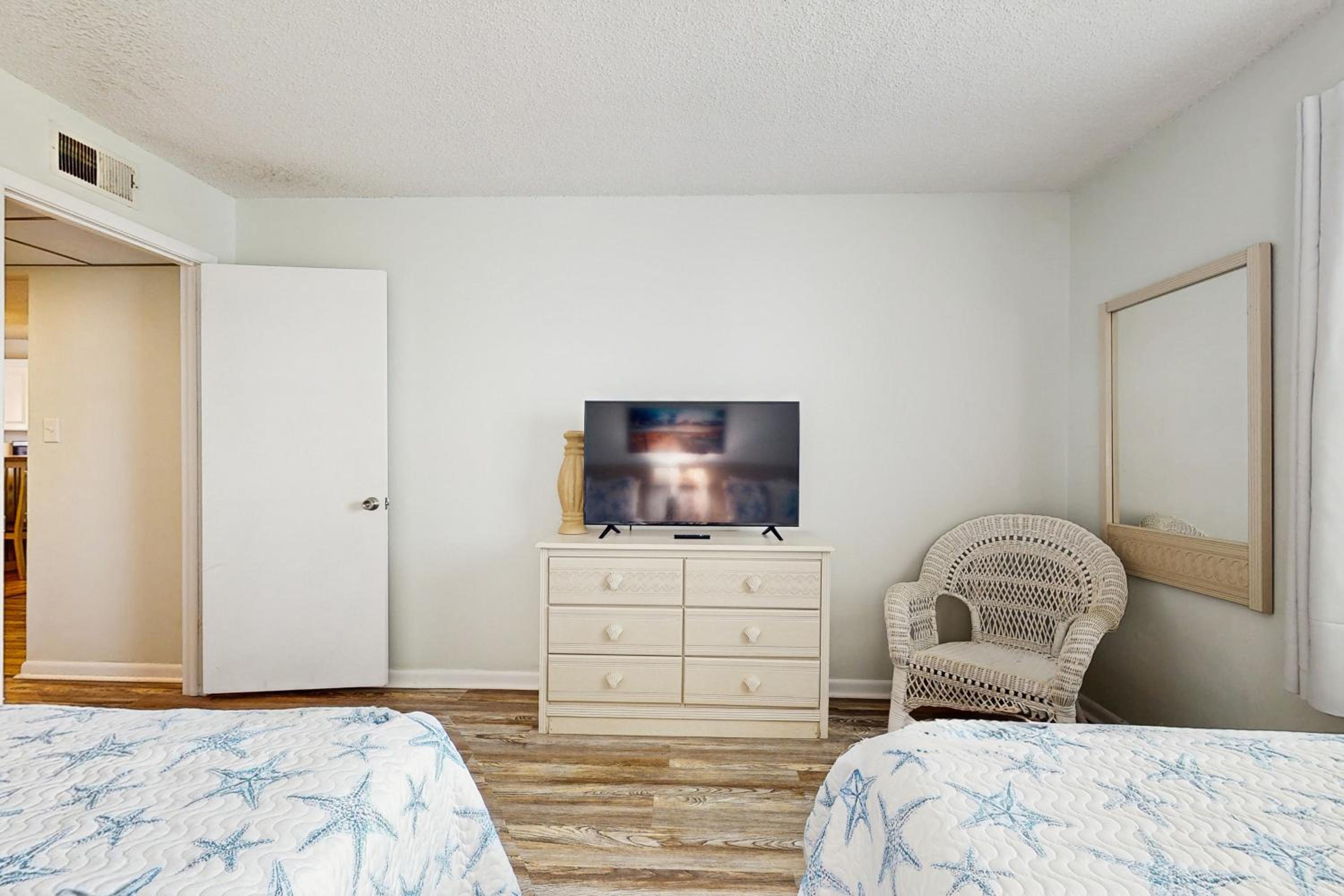 2 BR Condo with Shared Pool and Beach Access