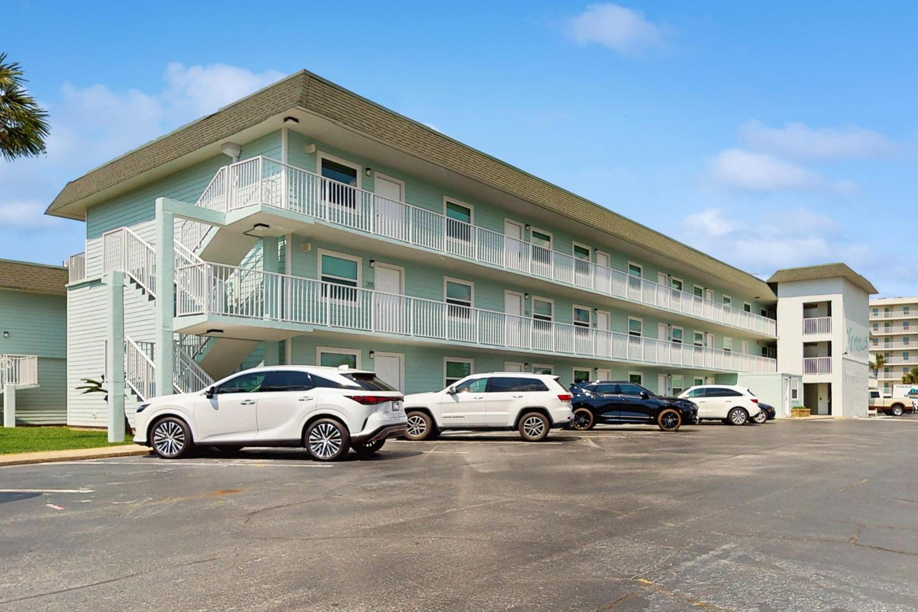 2 BR Condo with Shared Pool and Beach Access