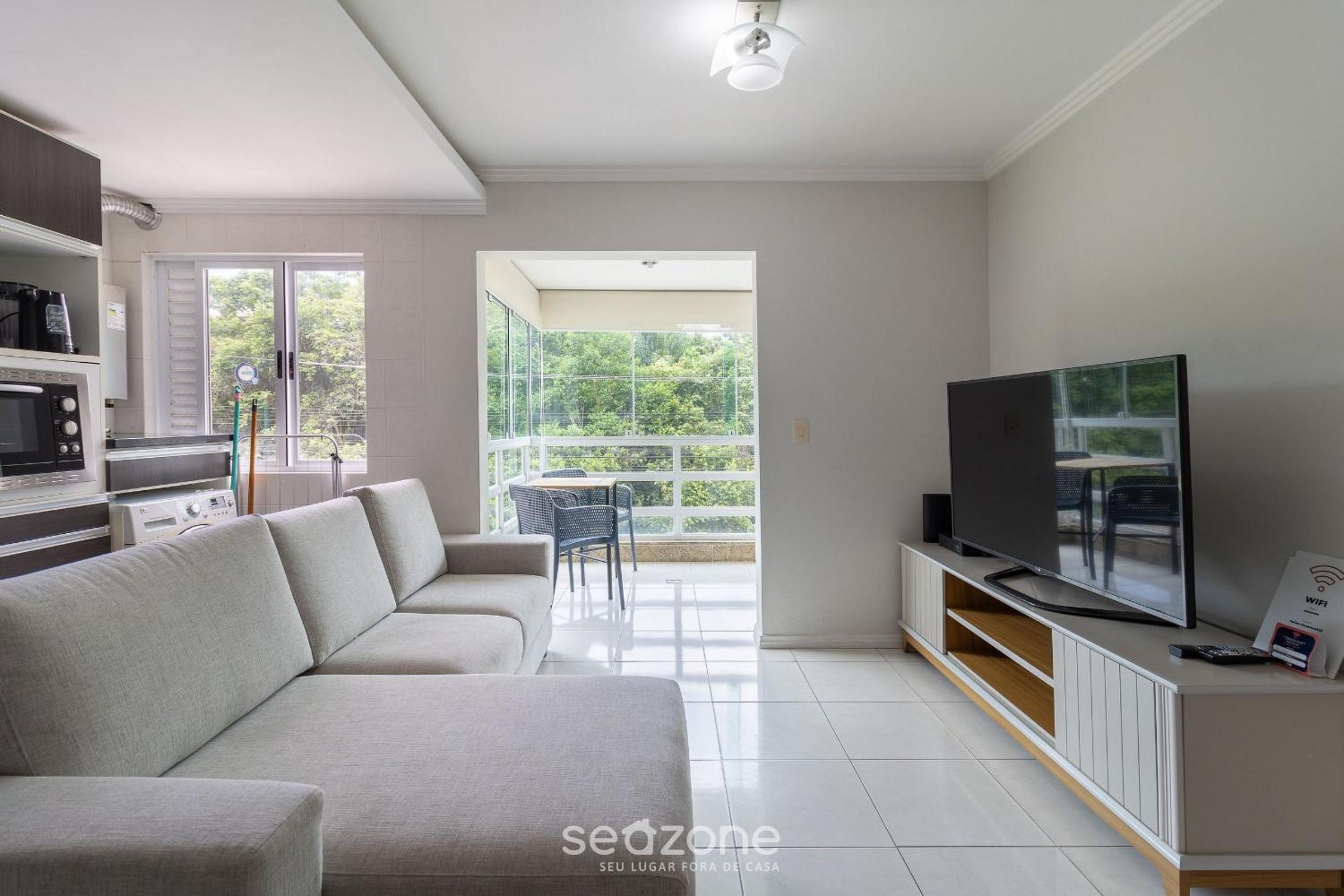 Apt with balcony, few minutes from the sea CCB103
