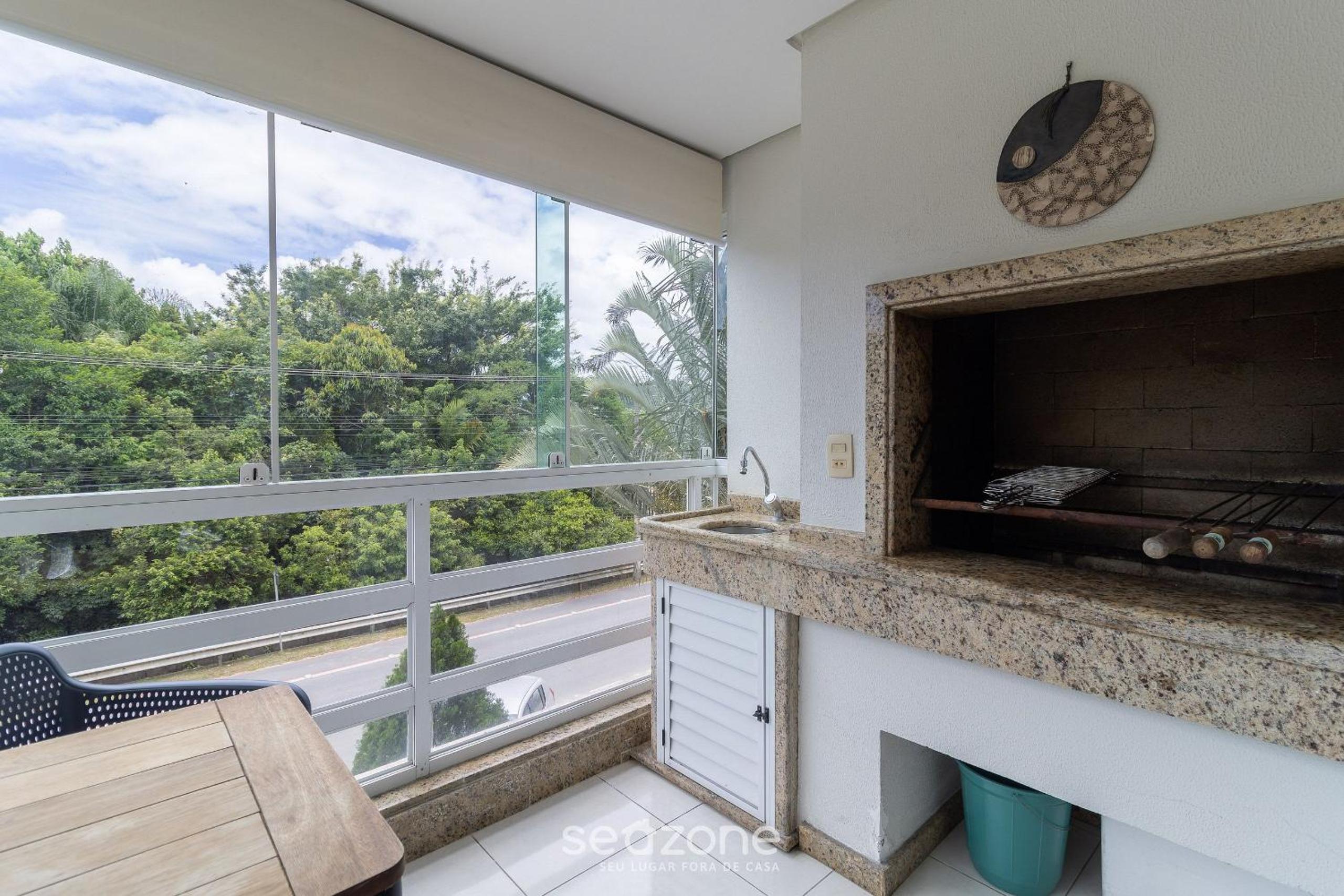 Apt with balcony, few minutes from the sea CCB103