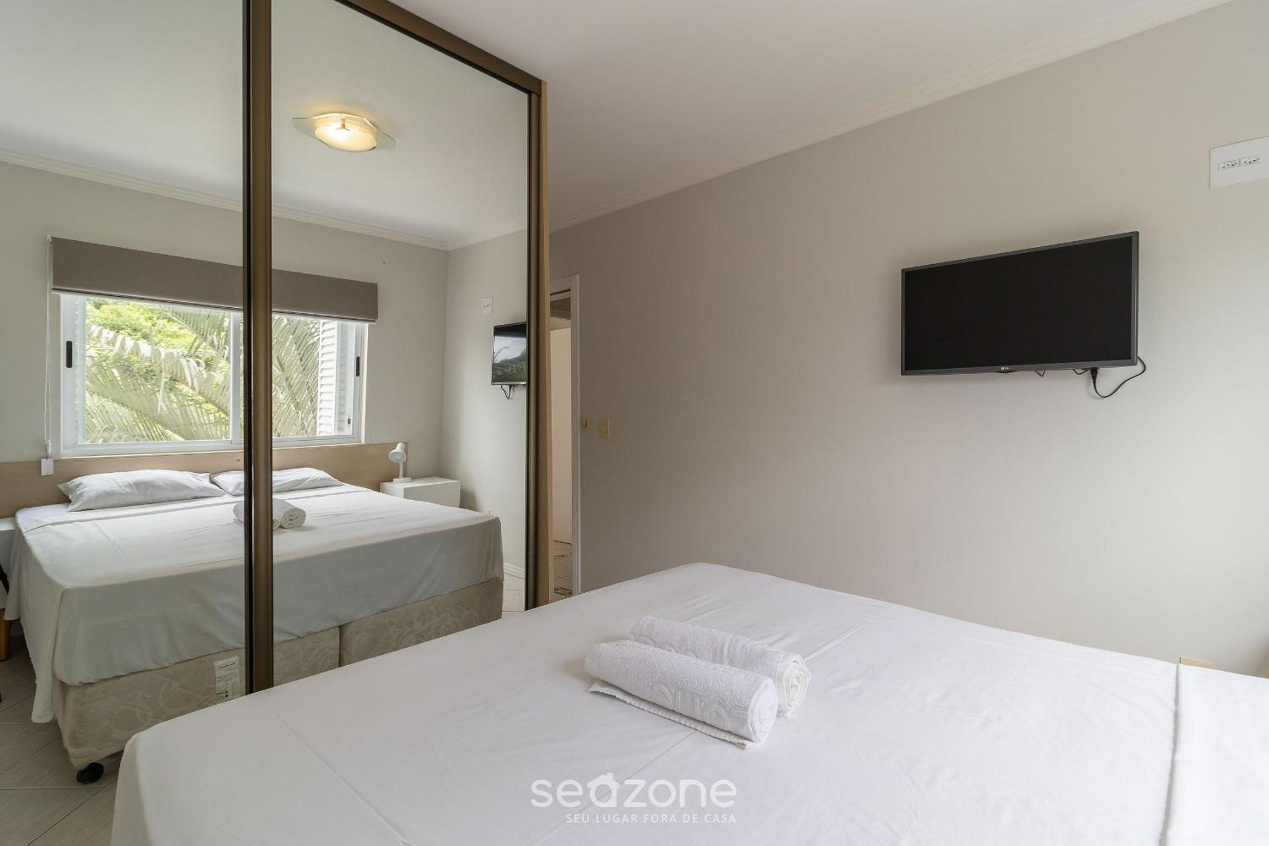 Apt with balcony, few minutes from the sea CCB103