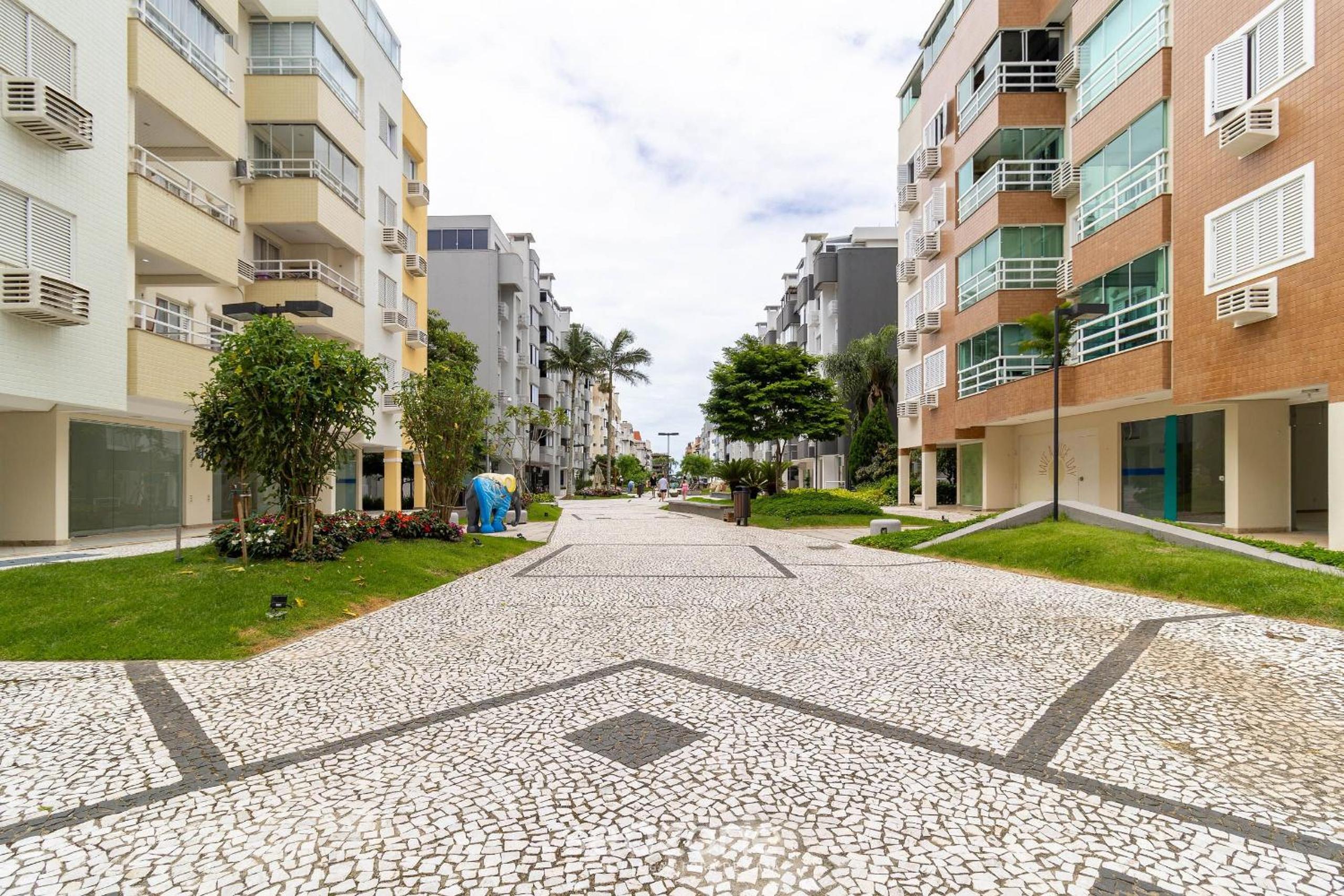 Apt with balcony, few minutes from the sea CCB103
